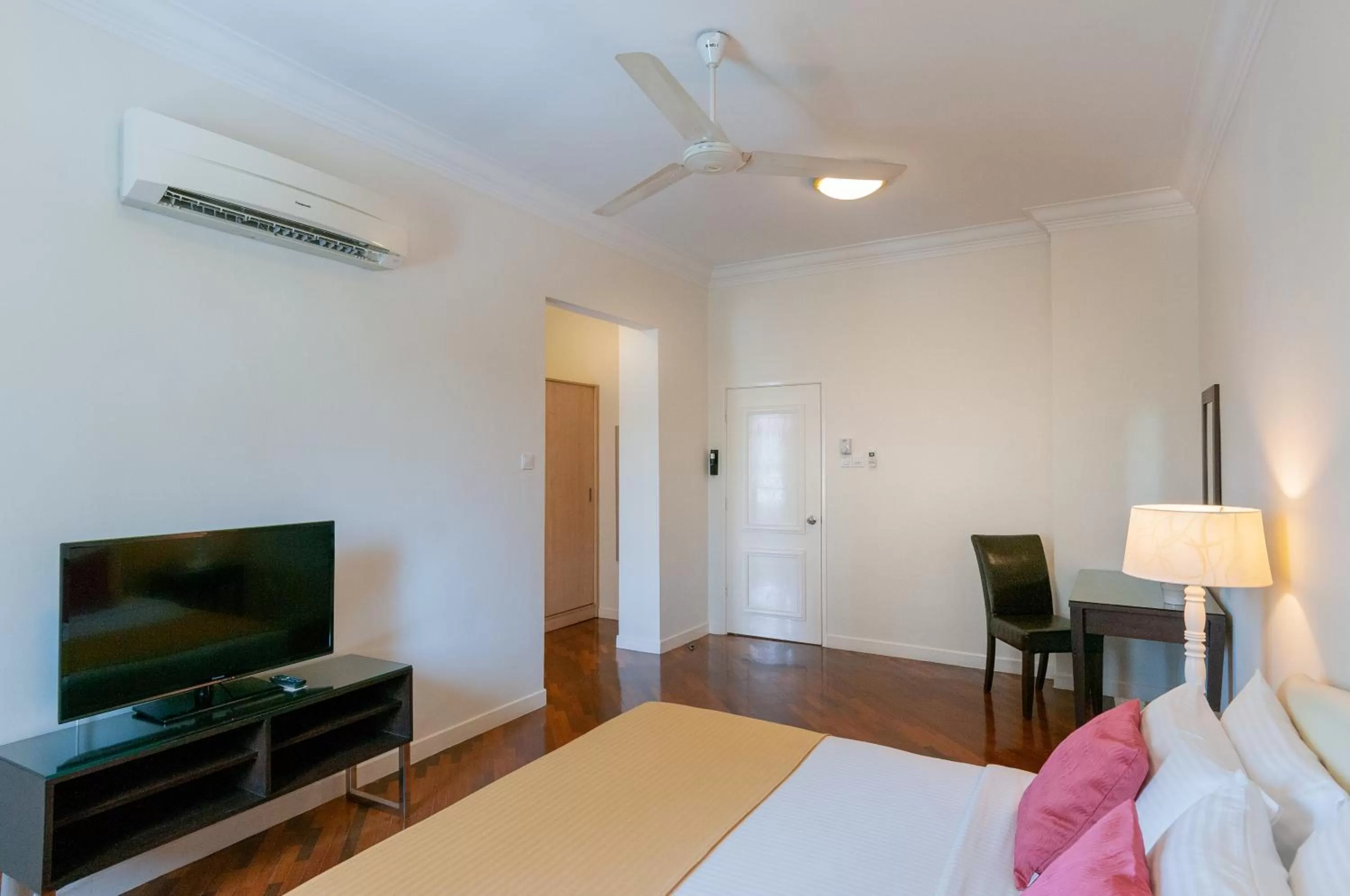 Bedroom, Bed in Wedgewood Residences