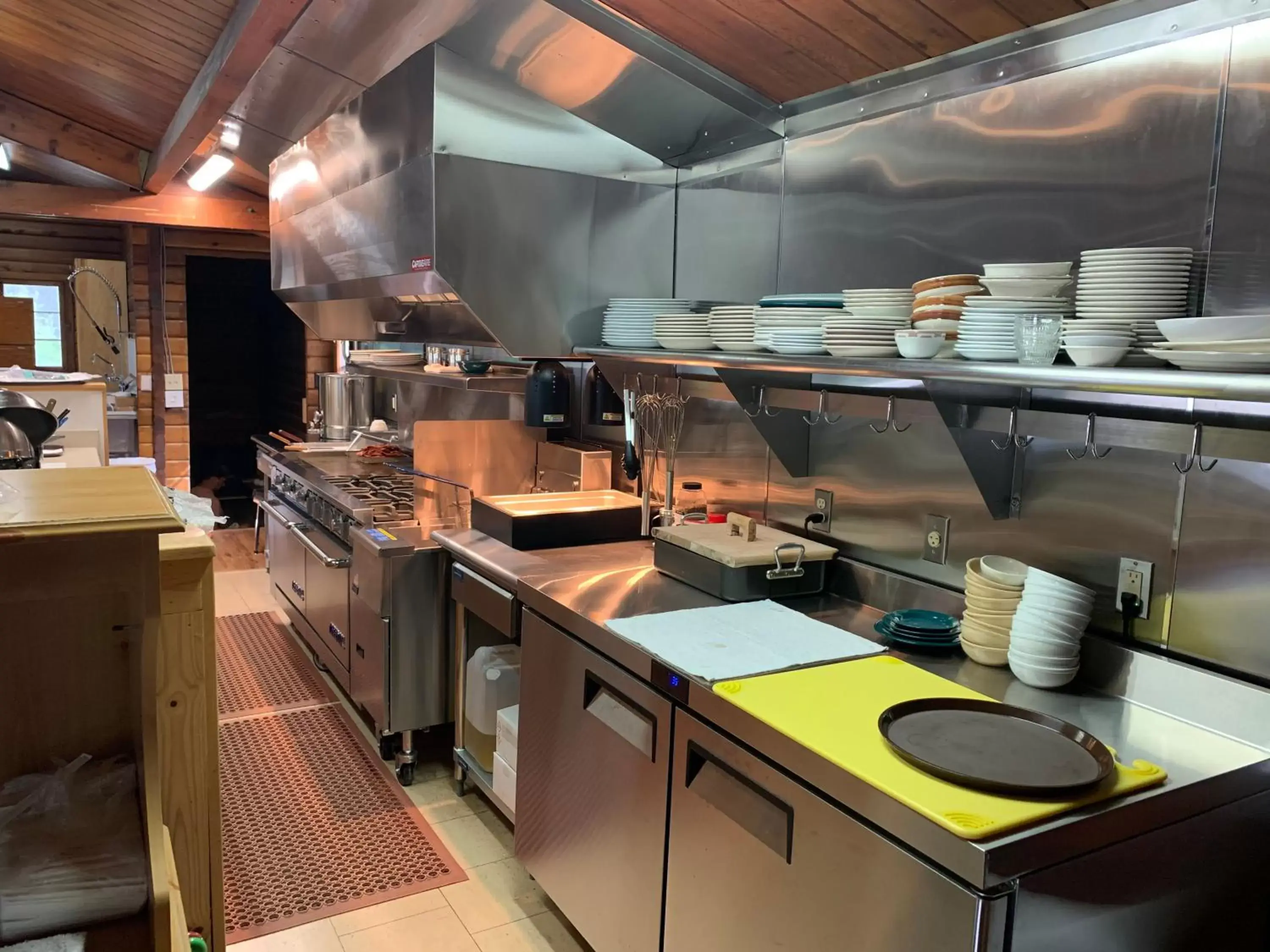 Food and drinks, Kitchen/Kitchenette in Glacier Haven Inn