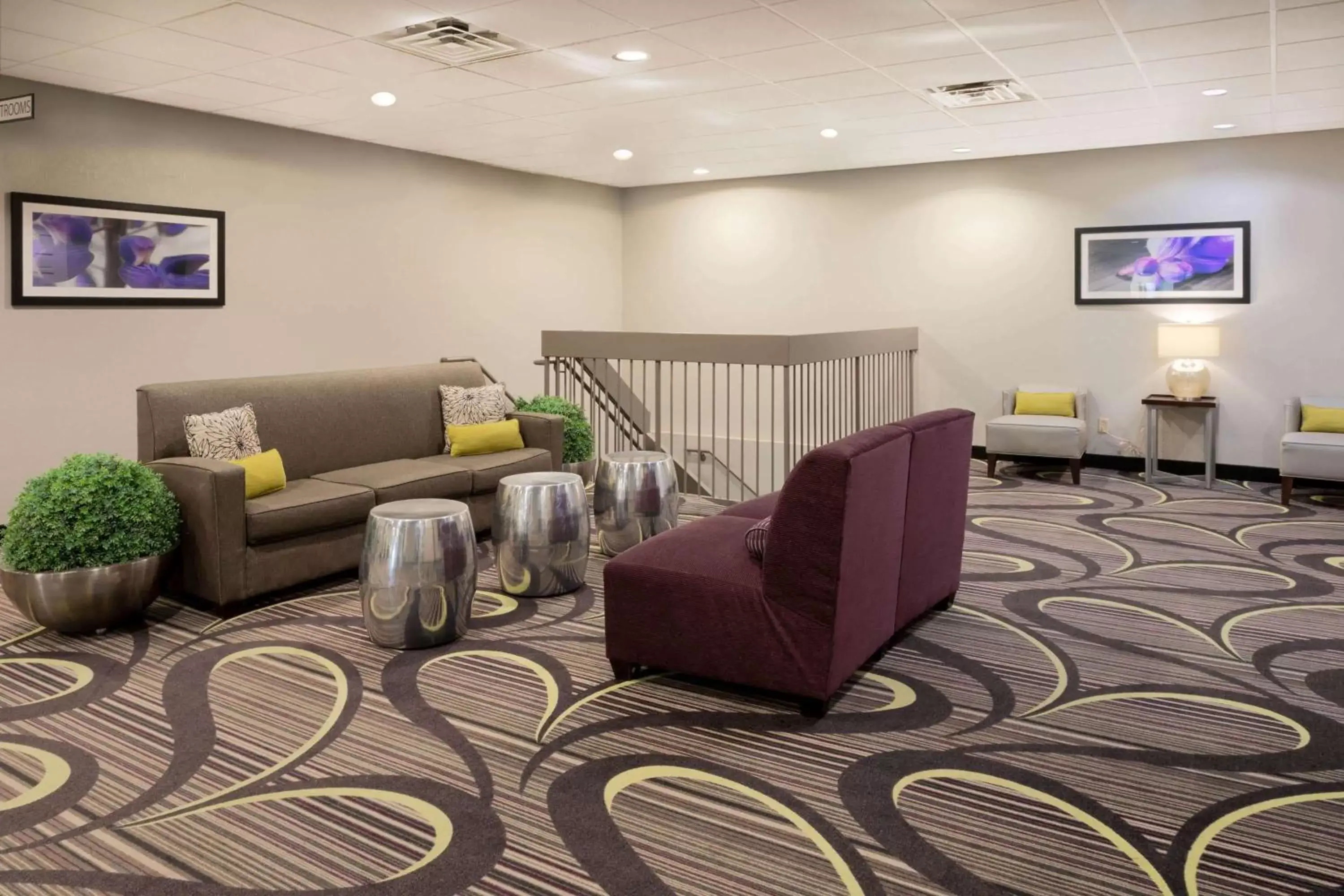 Lobby or reception, Seating Area in La Quinta by Wyndham Minneapolis Bloomington W