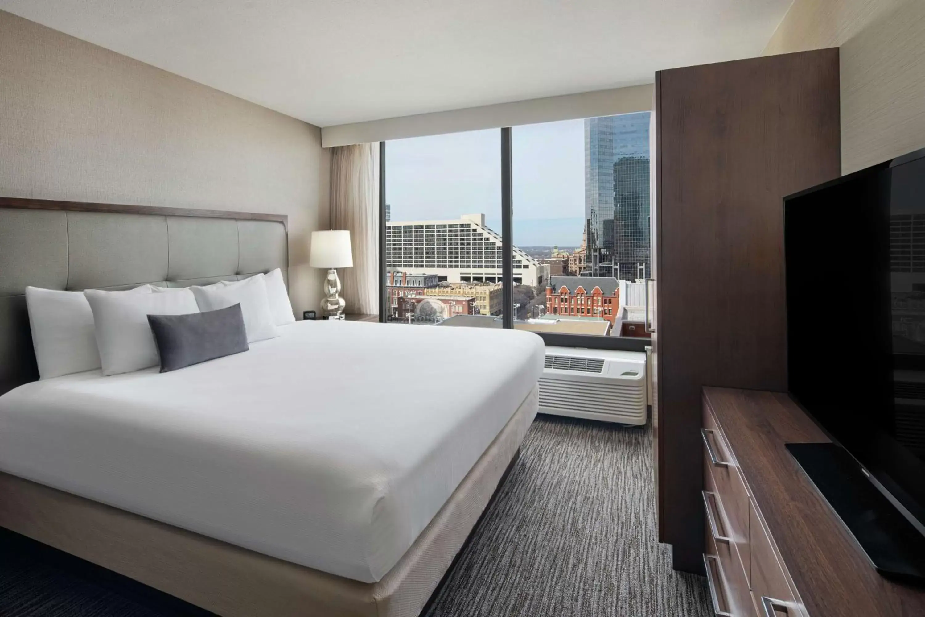 Bed in Embassy Suites by Hilton Fort Worth Downtown Bed in Embassy Suites by Hilton Fort Worth Downtown