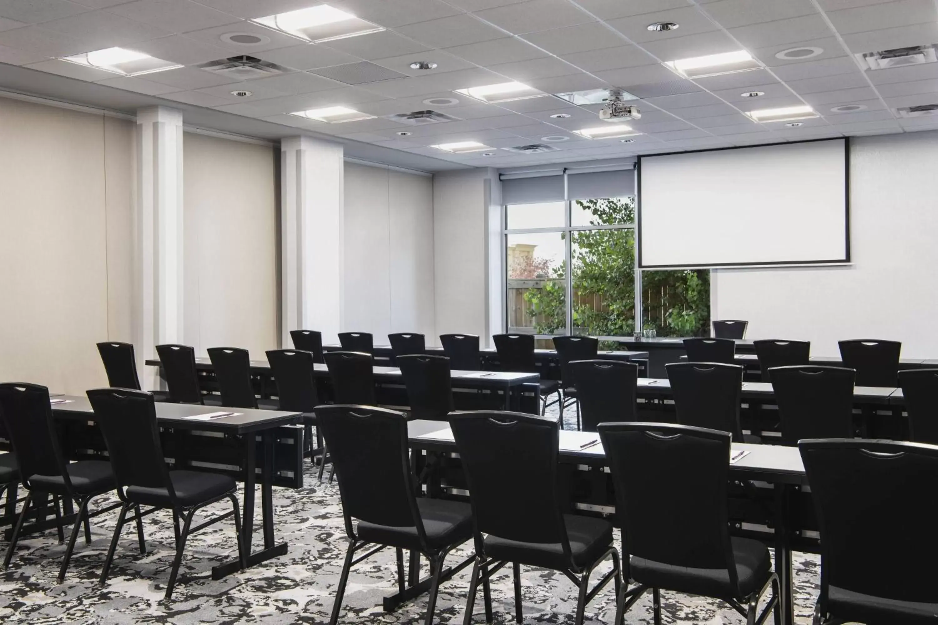 Meeting/conference room in Fairfield Inn & Suites by Marriott Winnipeg