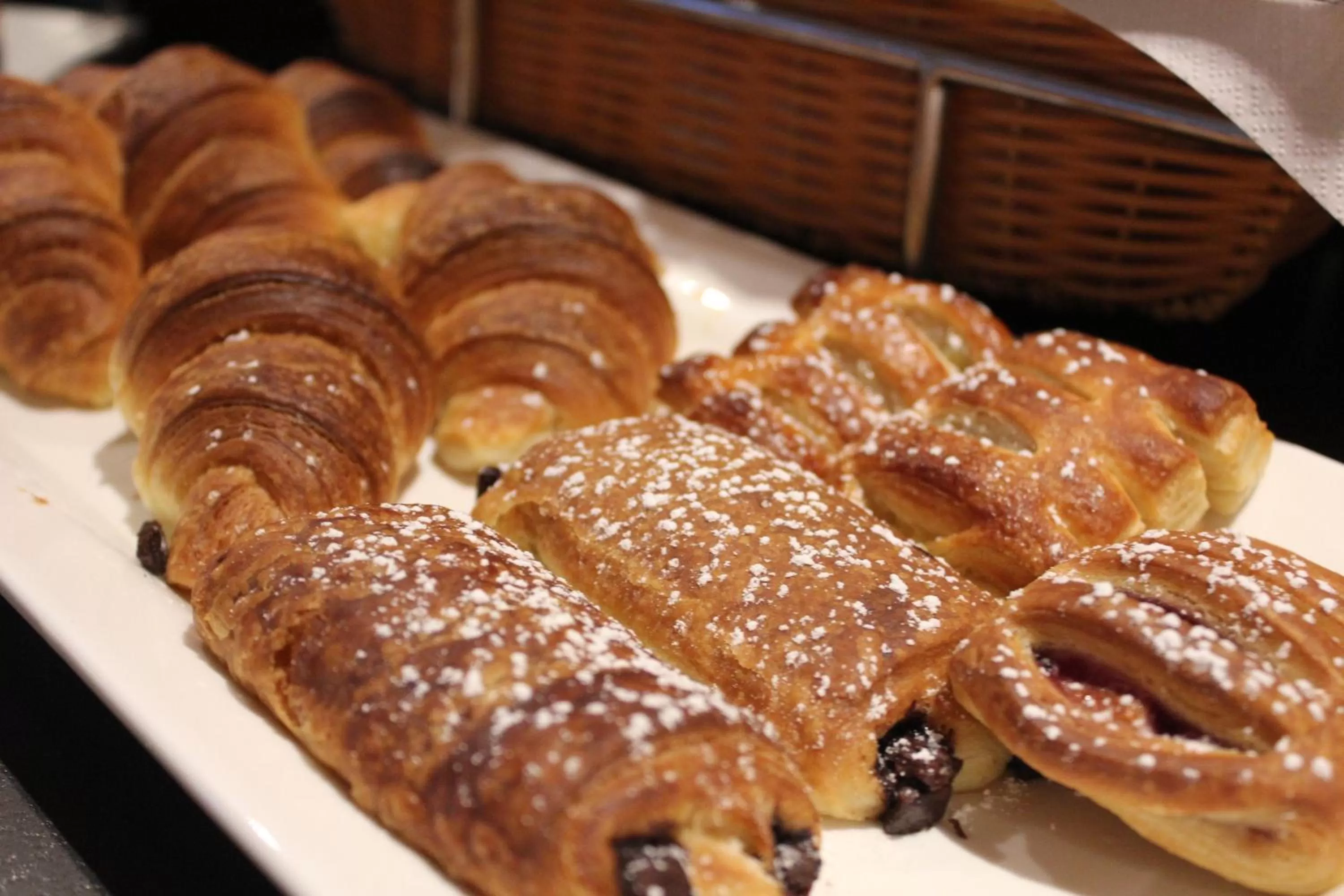 Food in YEHS Hotel Melbourne CBD