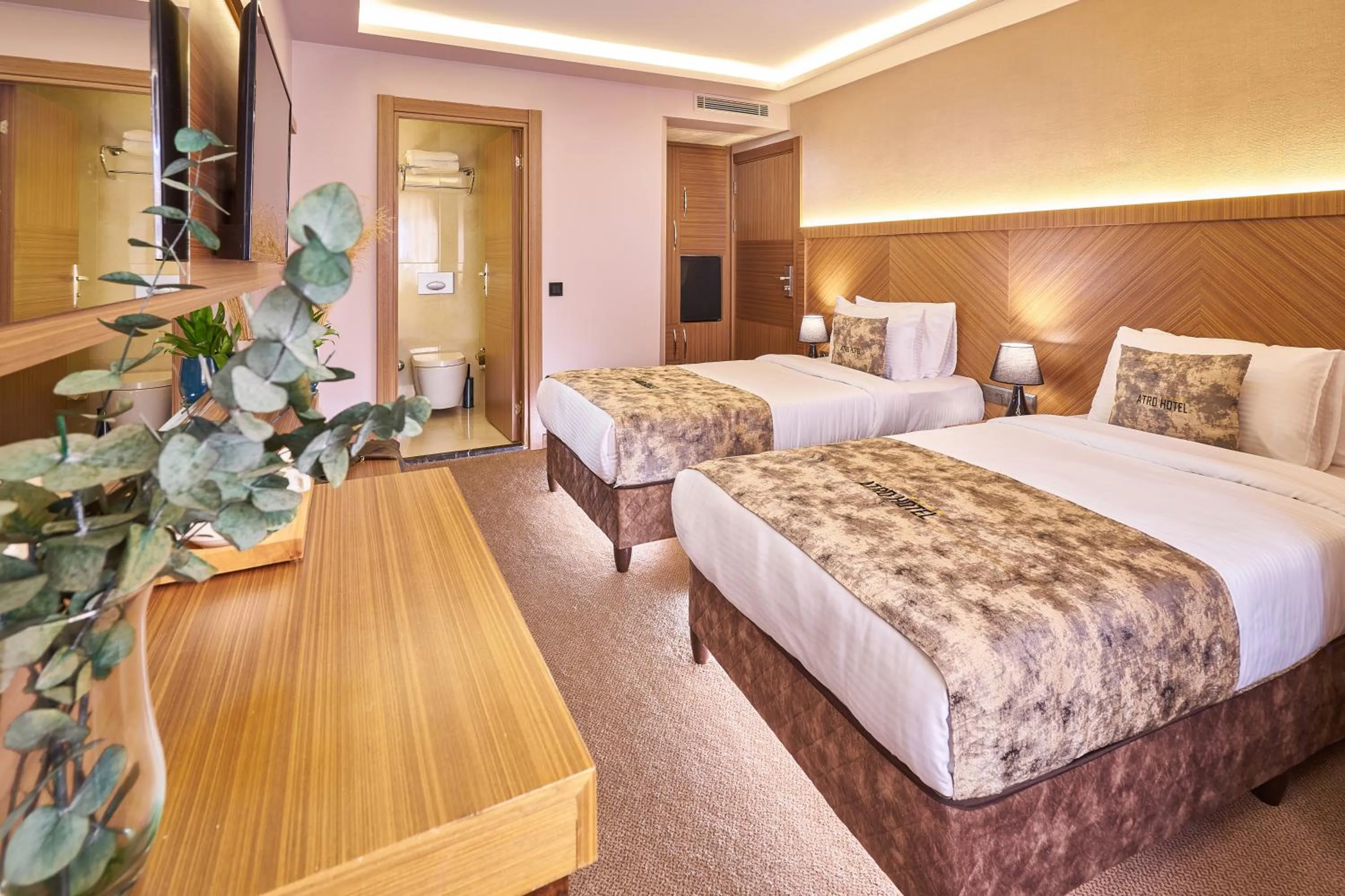 Photo of the whole room, Bed in Atro Hotel