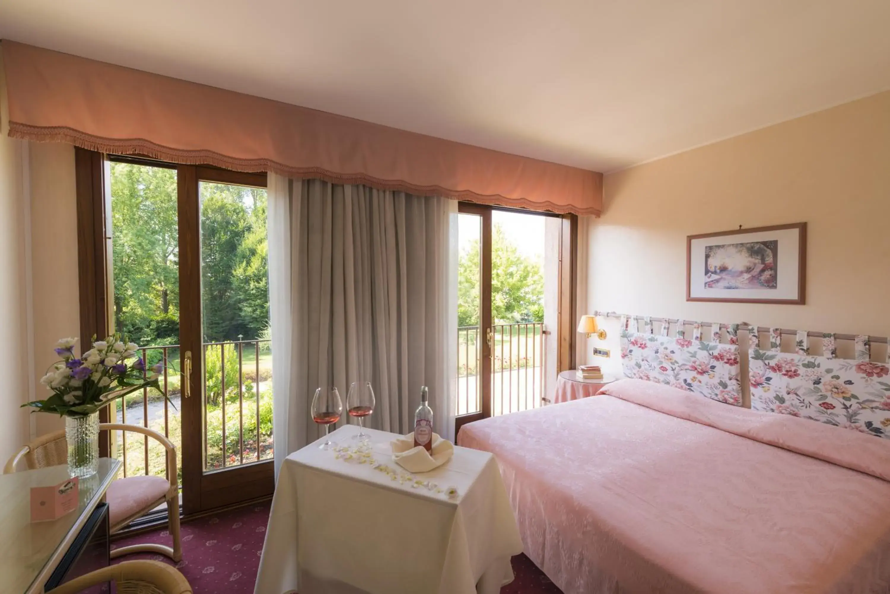 Photo of the whole room, Bed in Relais Leon d'Oro