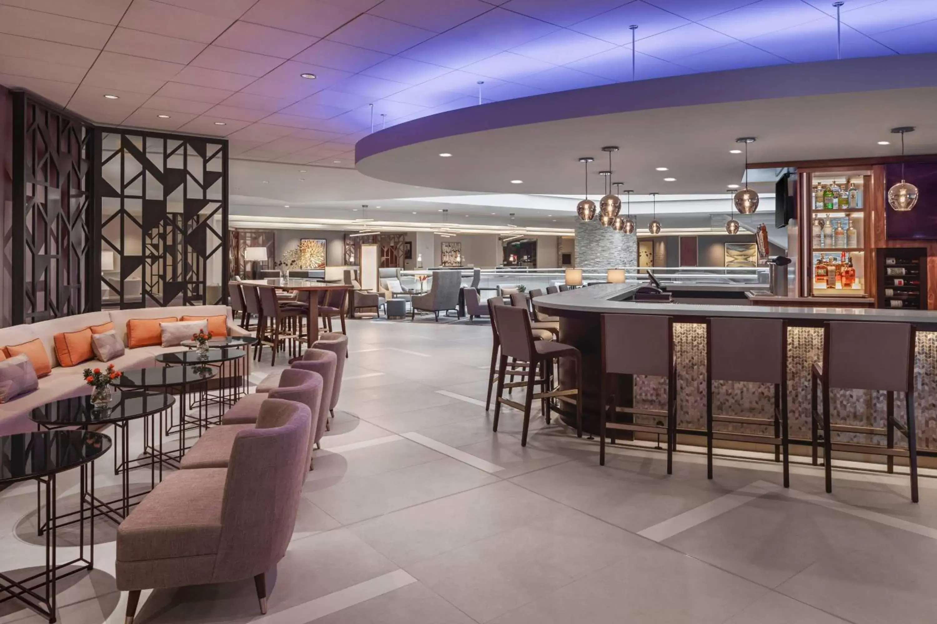 Restaurant/places to eat, Lounge/Bar in Minneapolis Marriott City Center