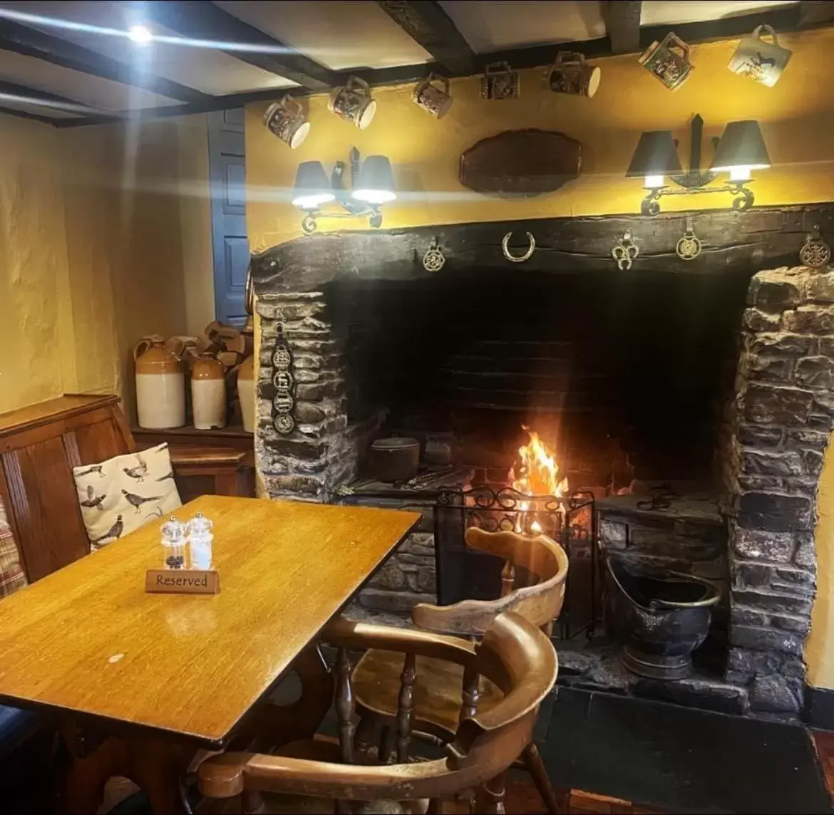 Restaurant/Places to Eat in The Hoops Inn & Country Hotel