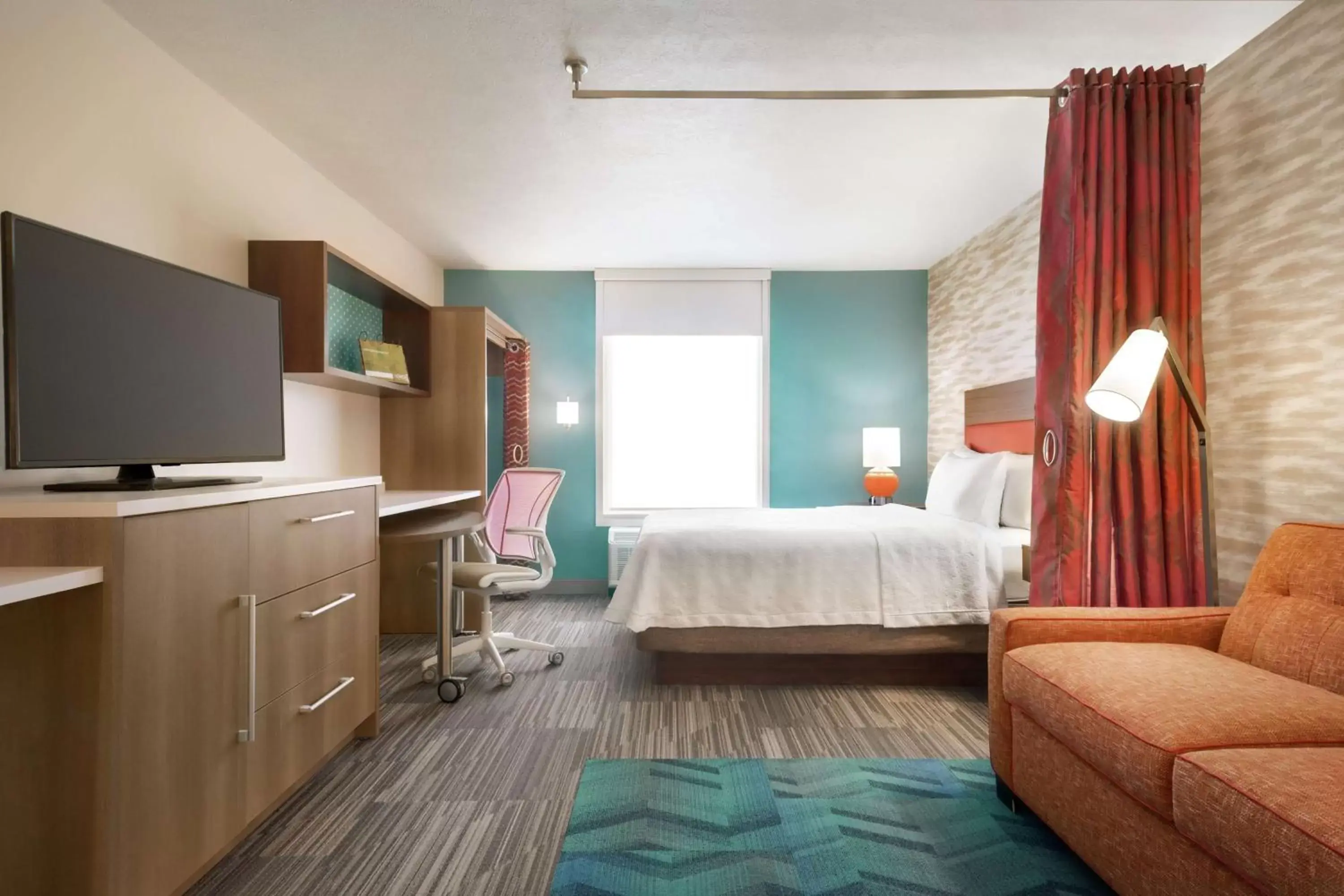 Bedroom, Bed in Home2 Suites By Hilton Bismarck