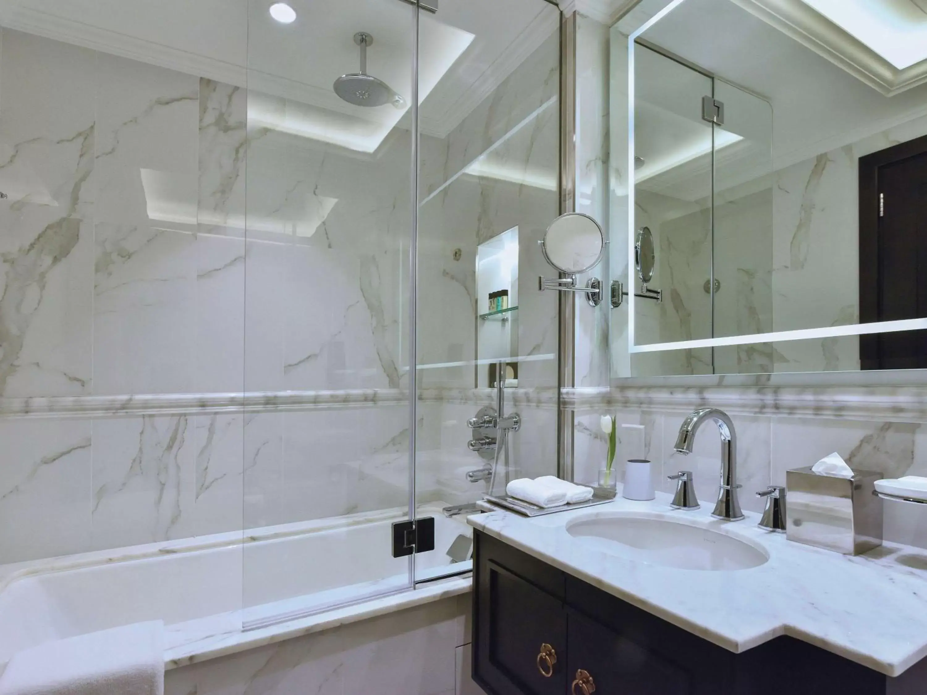 Photo of the whole room, Bathroom in Mövenpick Hotel Bahrain