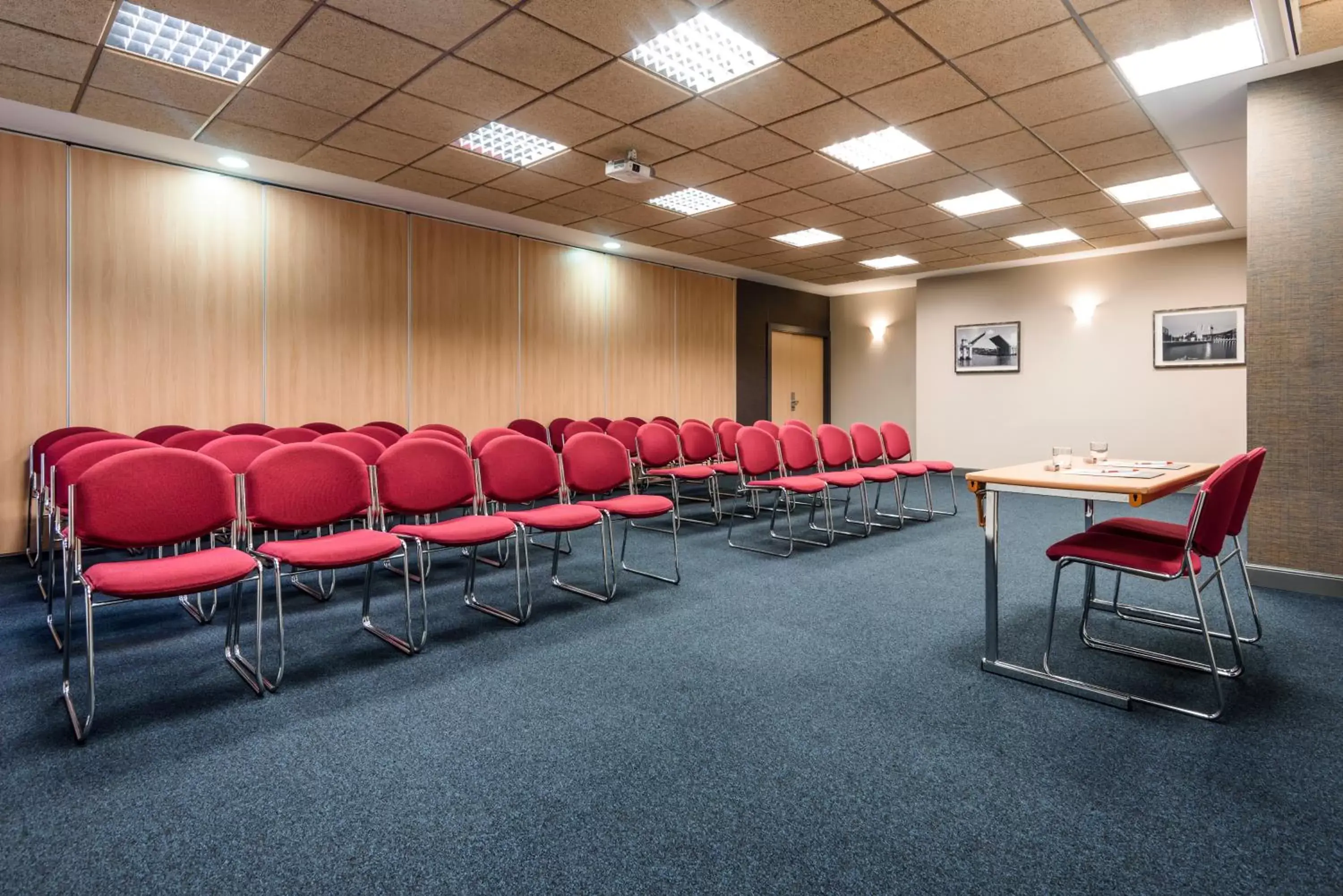 Business facilities in Ibis Bilbao Centro