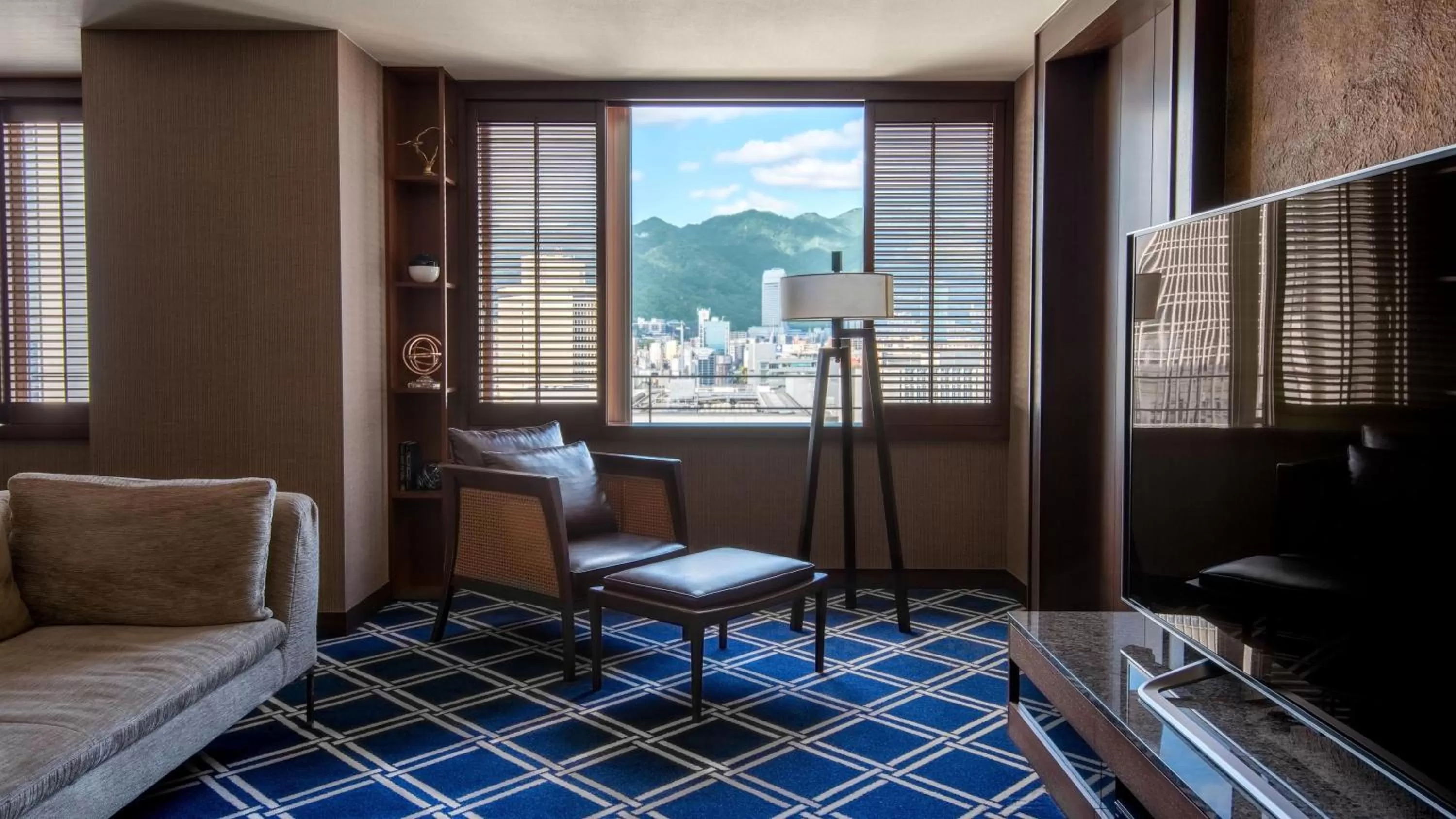 Living room in Oriental Hotel