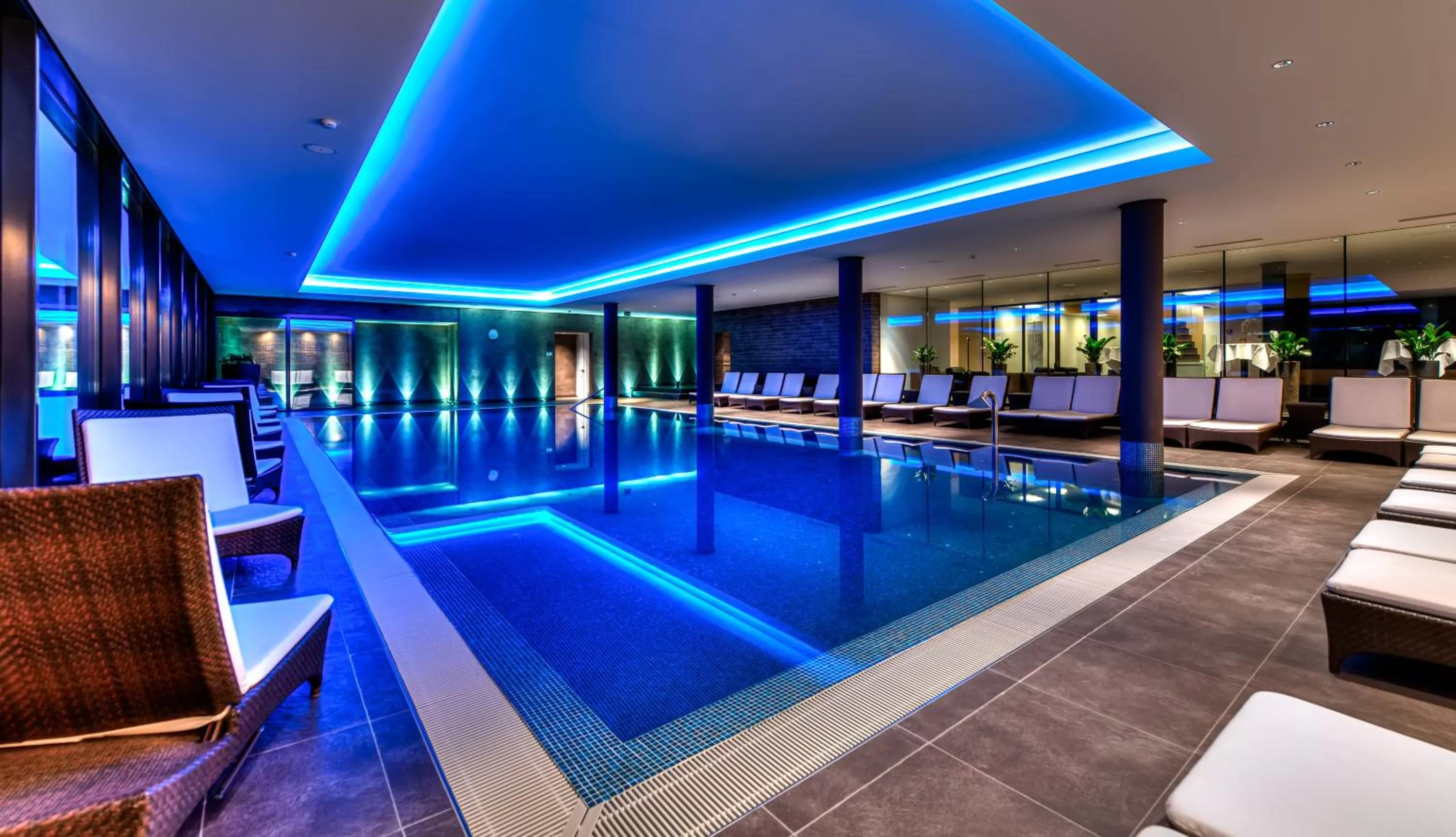 Pool view in Wellnesshotel Golfpanorama