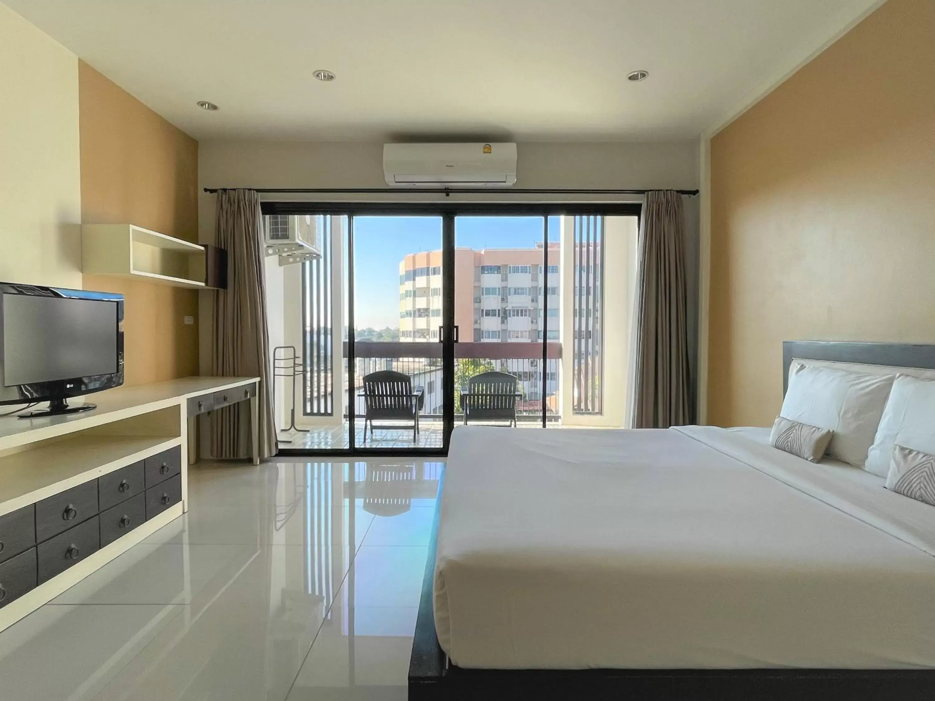 Photo of the whole room, Bed in The Empire Nimman Photo of the whole room, Bed in The Empire Nimman