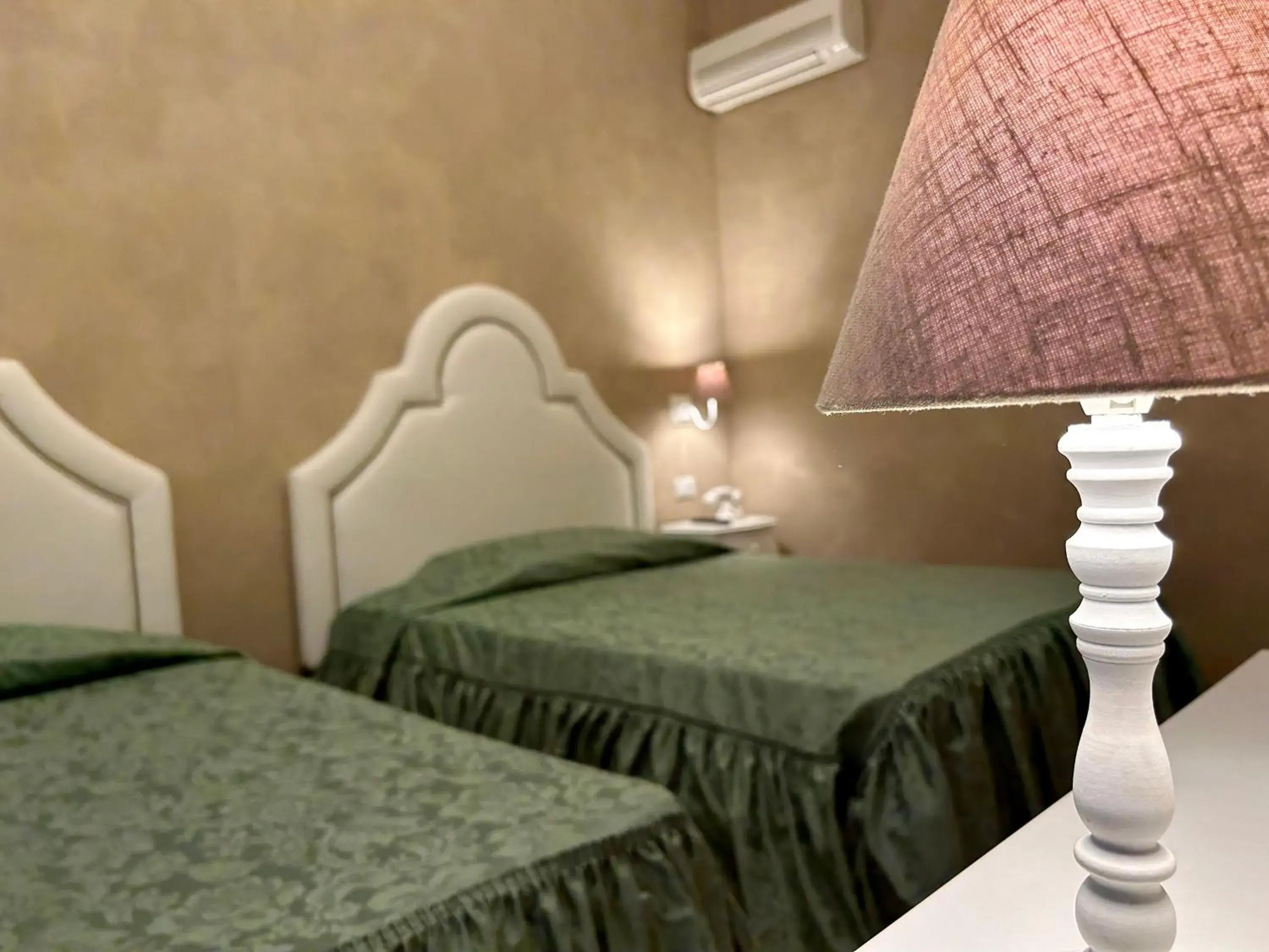 Bed in Boutique Hotel Calais Milano