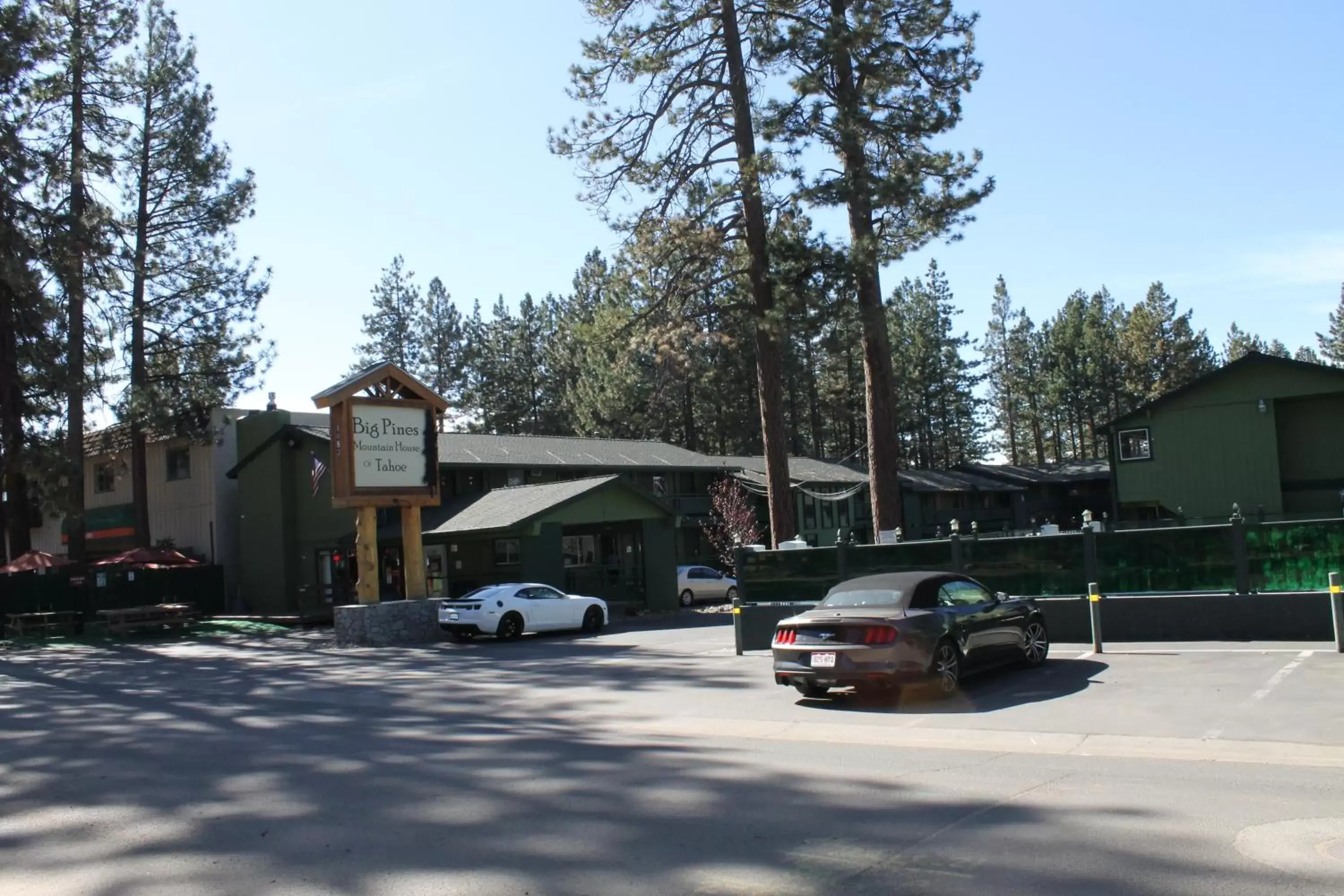 Property building, Winter in Big Pines Mountain House