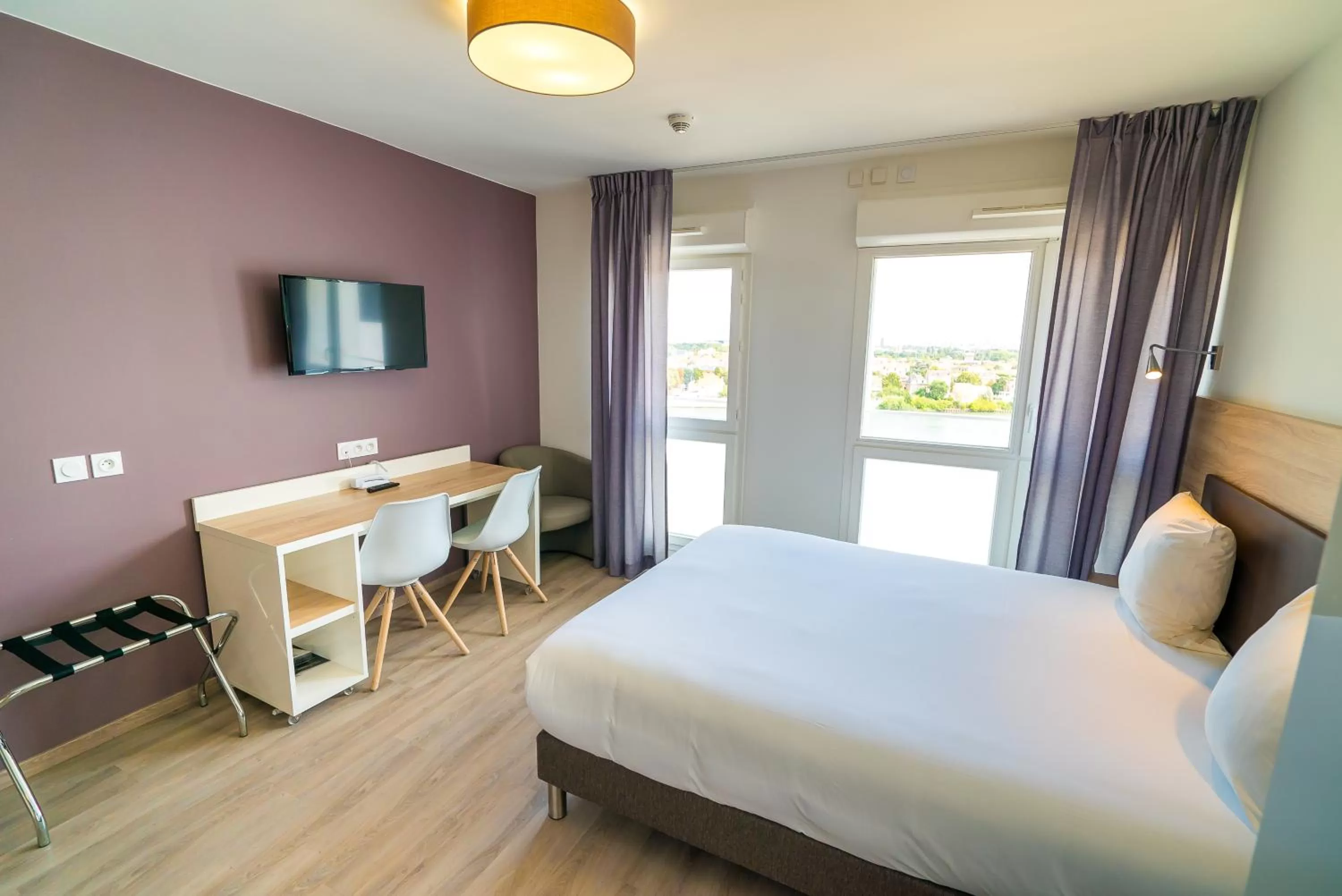 Photo of the whole room, Bed in All Suites Appart Hôtel - Choisy-le-Roi