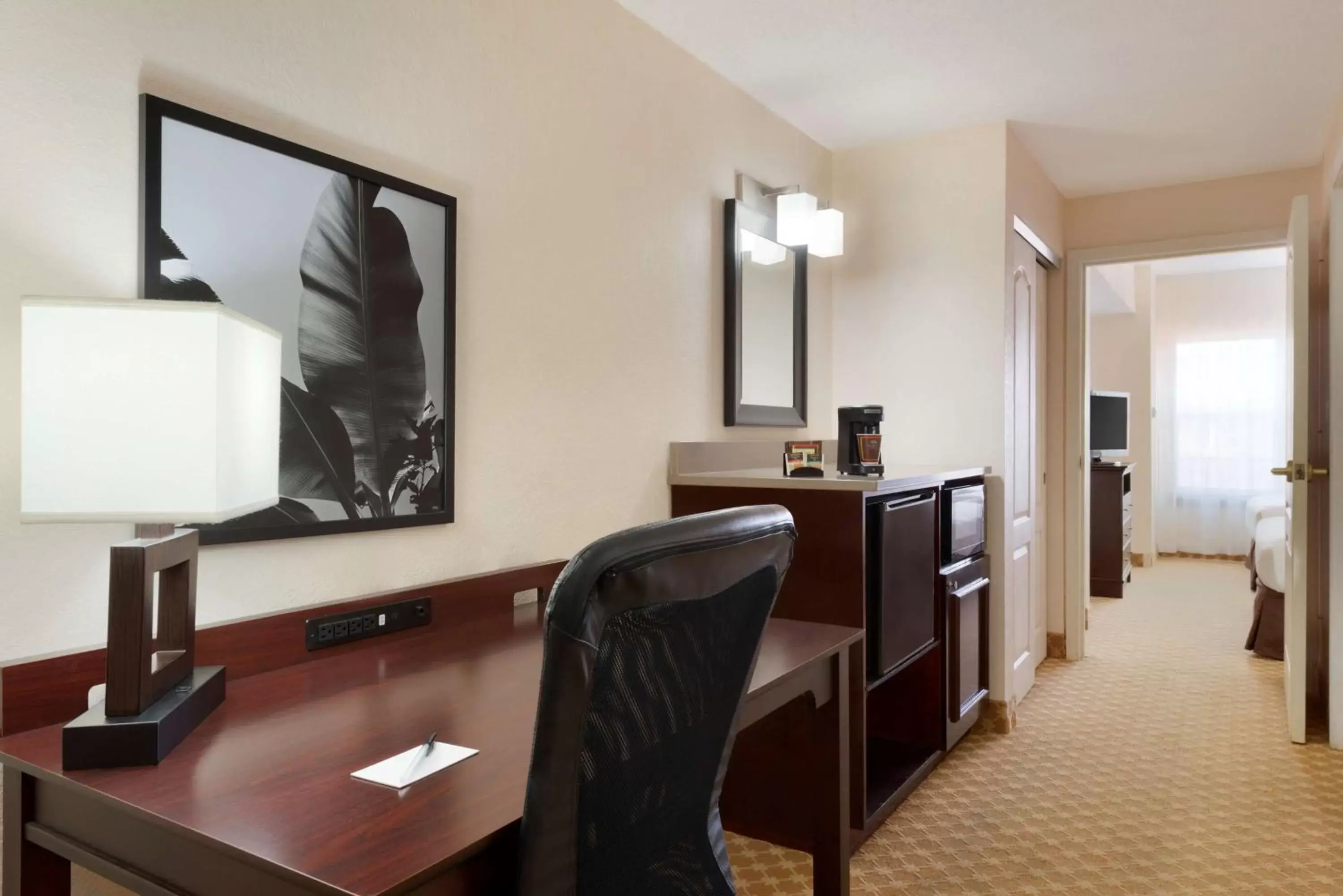 Photo of the whole room, TV/Entertainment Center in Country Inn & Suites by Radisson, St. Augustine Downtown Historic District, FL