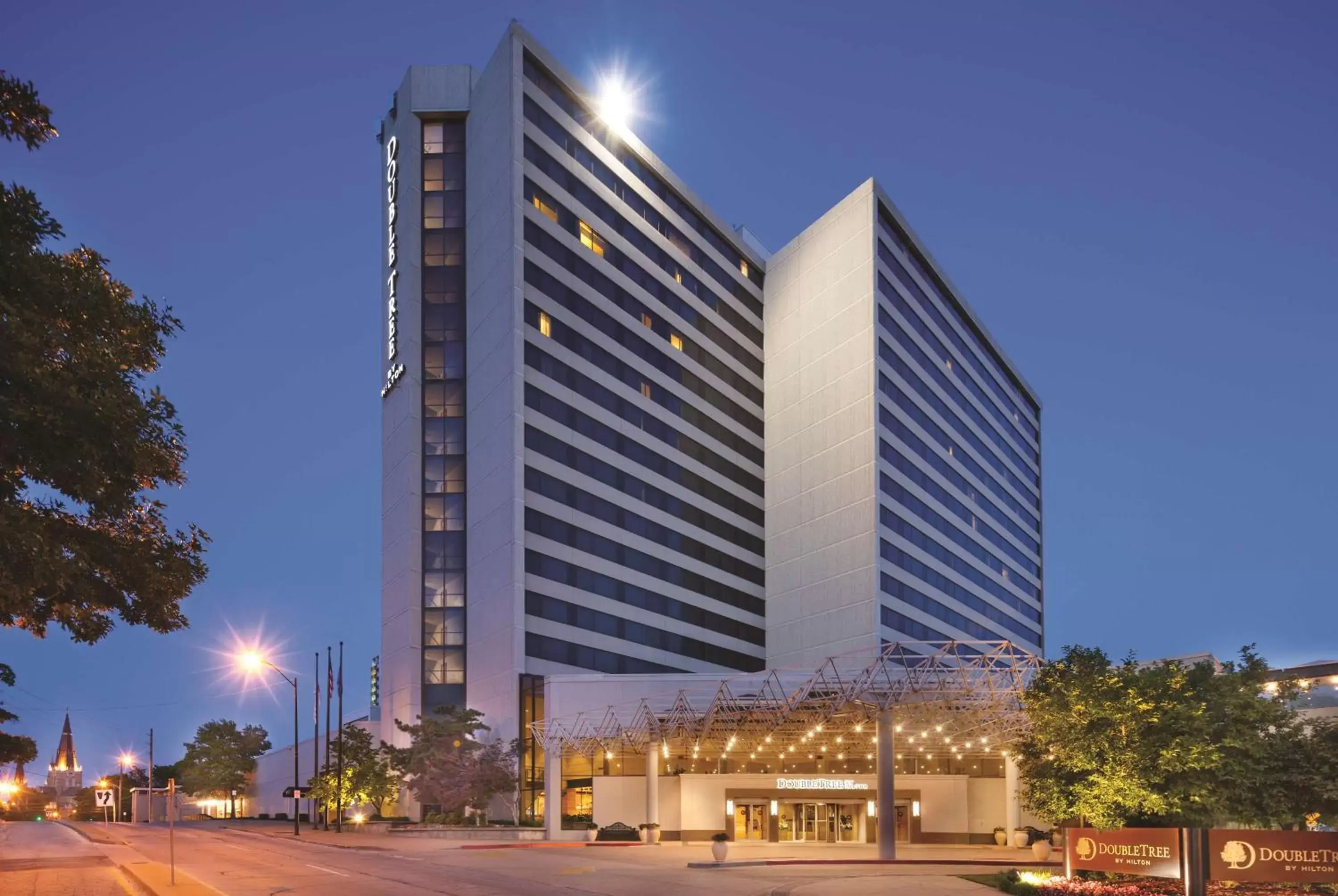 Property Building in DoubleTree by Hilton Tulsa Downtown
