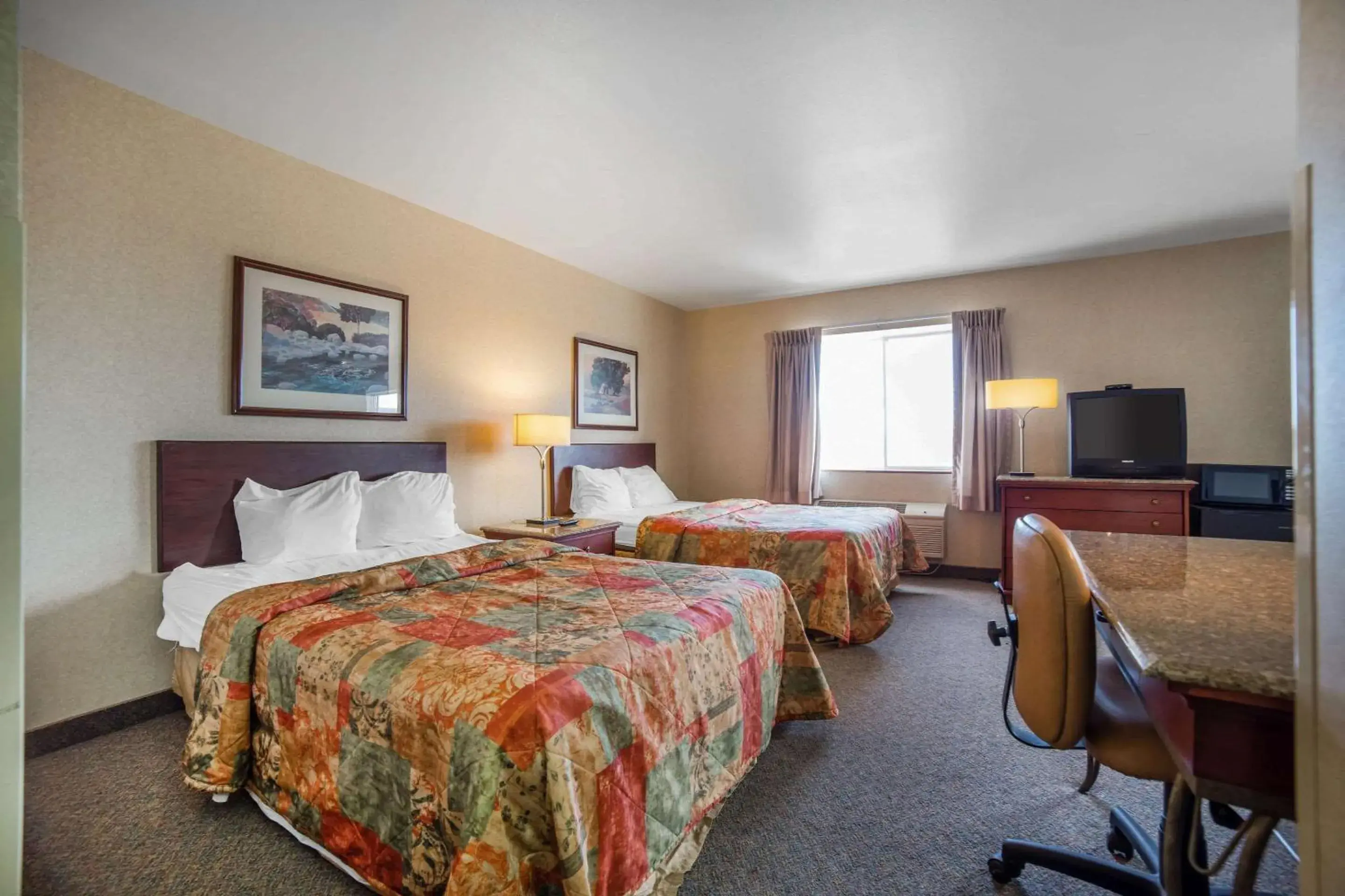 Photo of the whole room, Bed in Rodeway Inn & Suites Nampa Photo of the whole room, Bed in Rodeway Inn & Suites Nampa