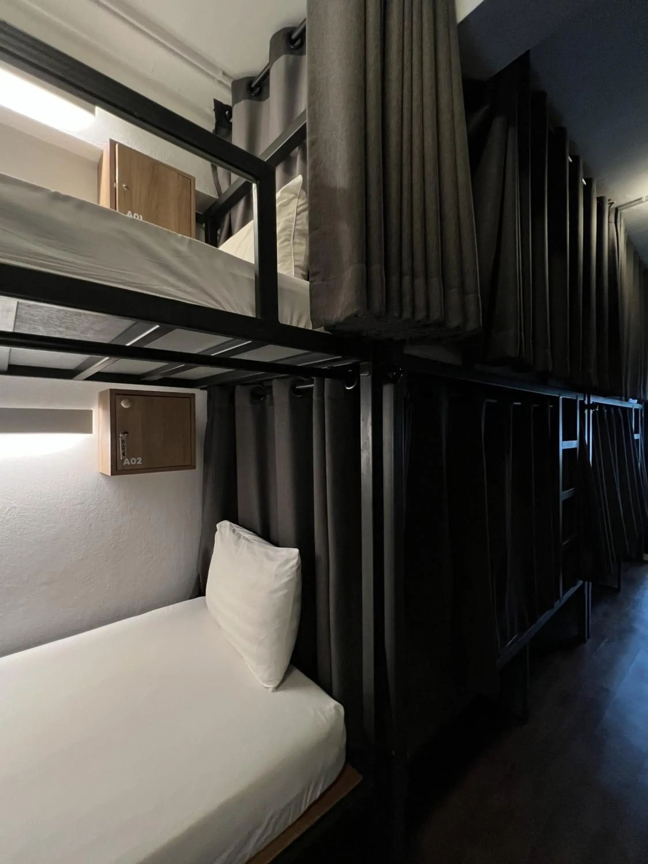 Bedroom, Bunk Bed in hobnob Hostel