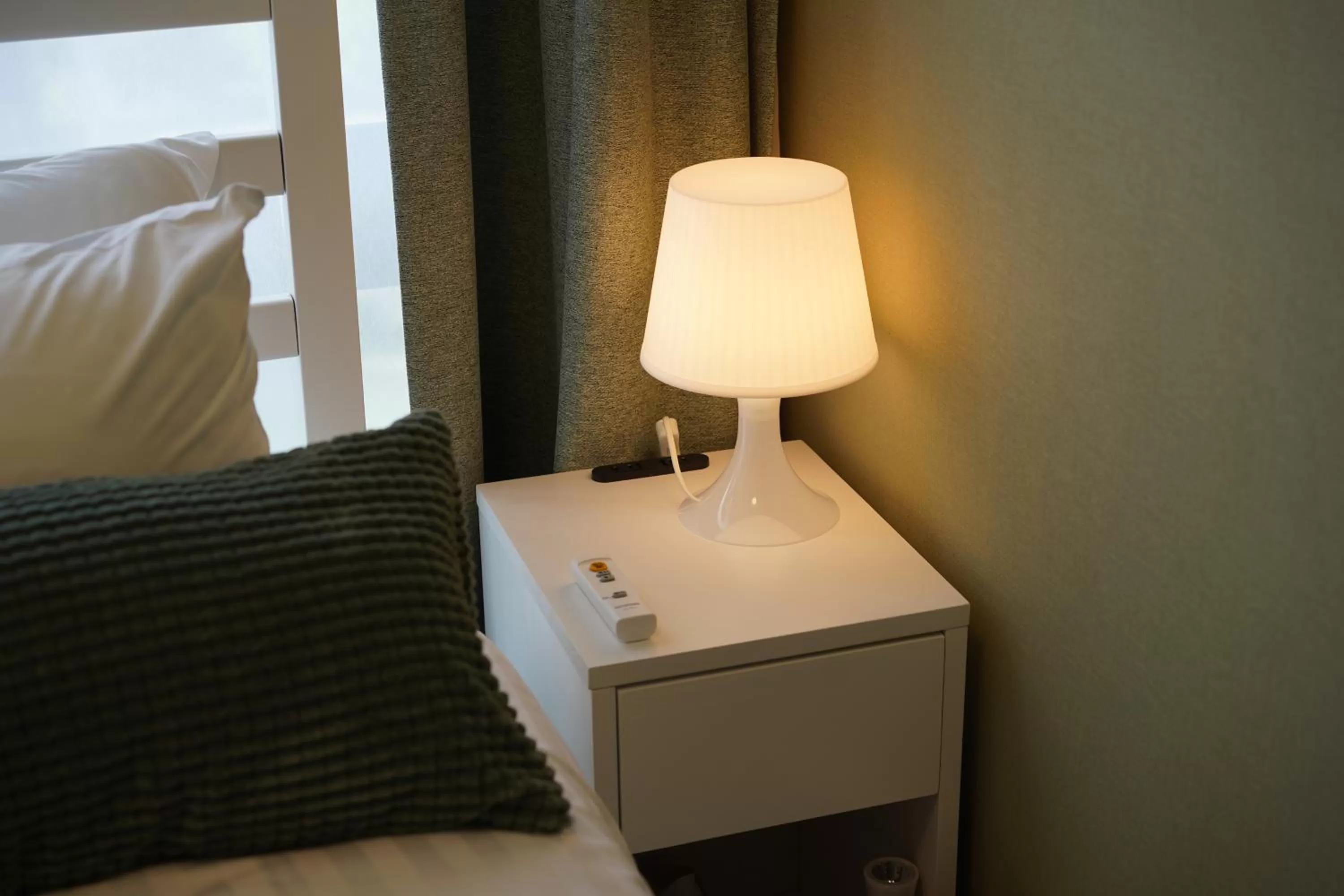 Bed in Glass Shiseikan