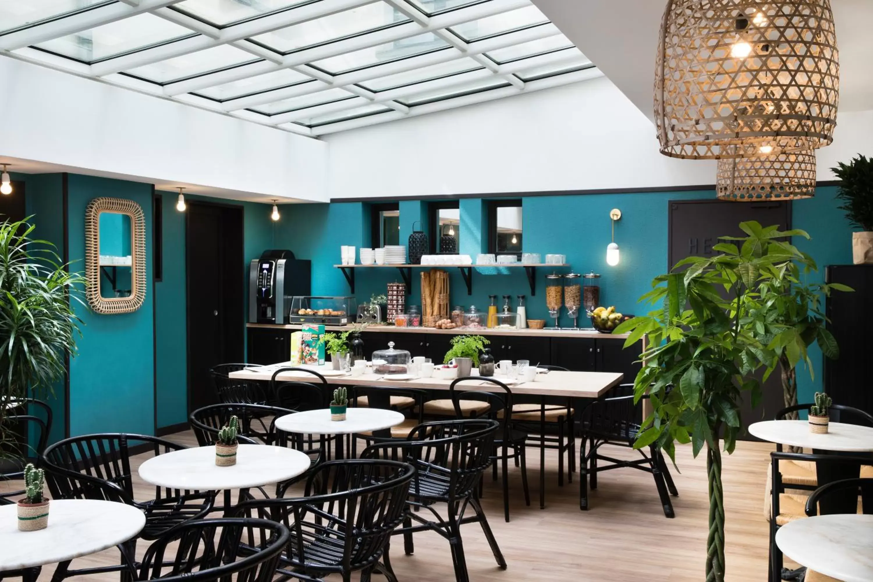 Restaurant/Places to Eat in Hôtel Paris La Fayette