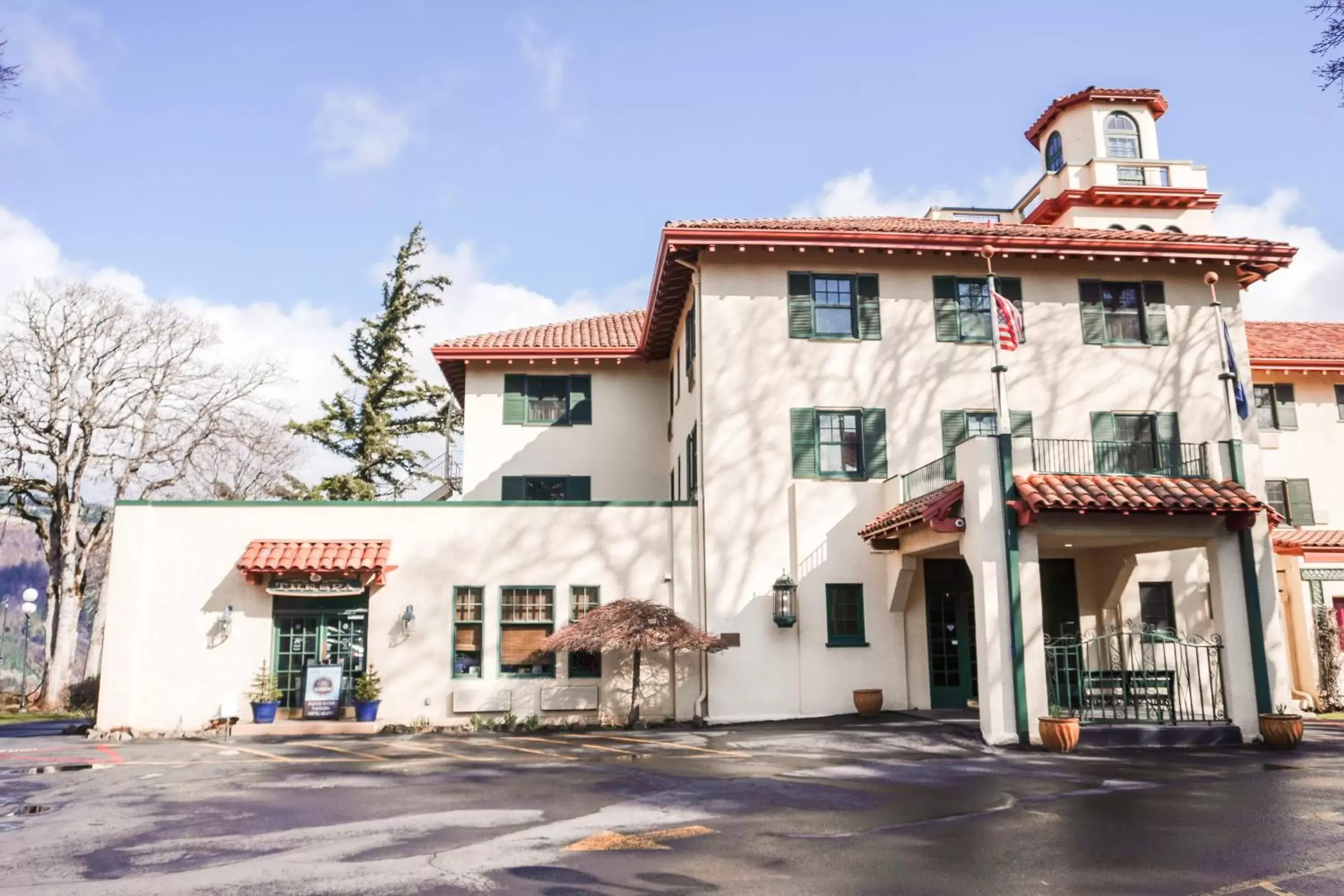 Property Building in Columbia Gorge Hotel & Spa