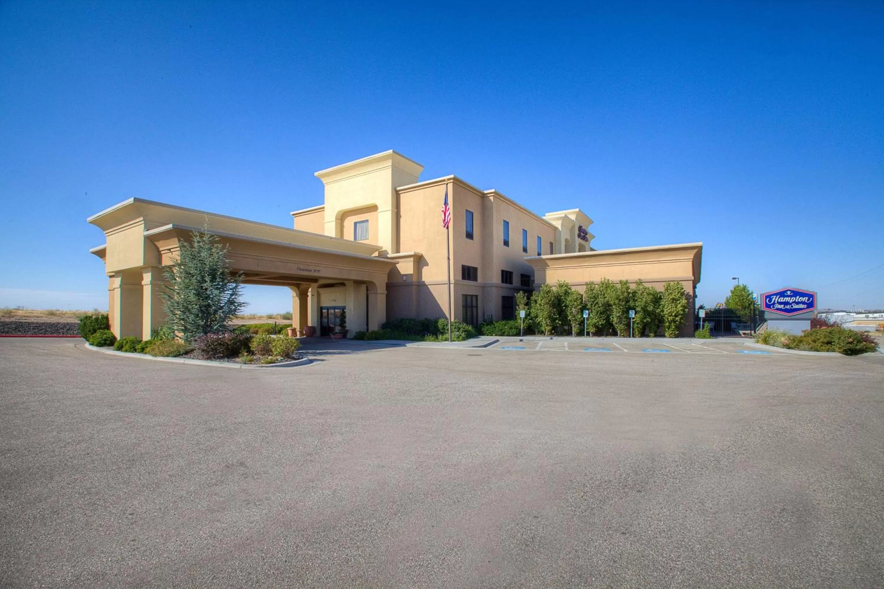 Property building in Hampton Inn & Suites Mountain Home