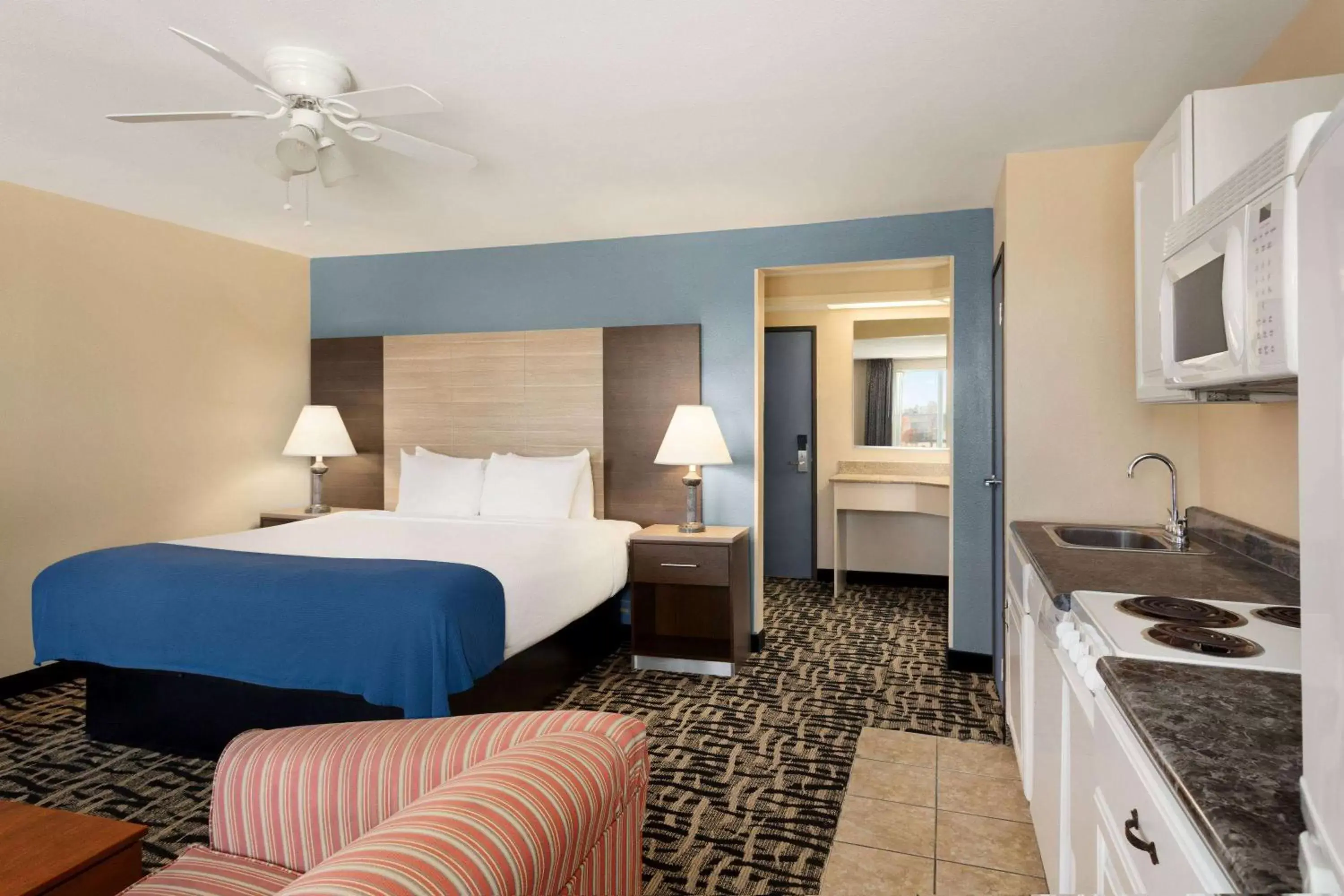 Photo of the whole room, Bed in Baymont by Wyndham Ft. Leonard/Saint Robert Photo of the whole room, Bed in Baymont by Wyndham Ft. Leonard/Saint Robert