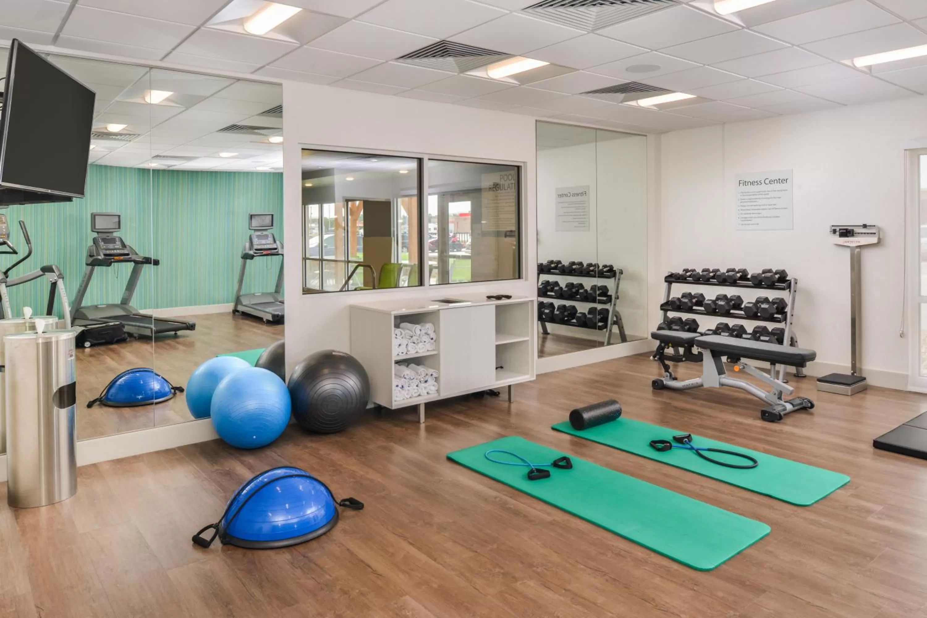 Fitness centre/facilities in Holiday Inn Express & Suites - Chadron by IHG
