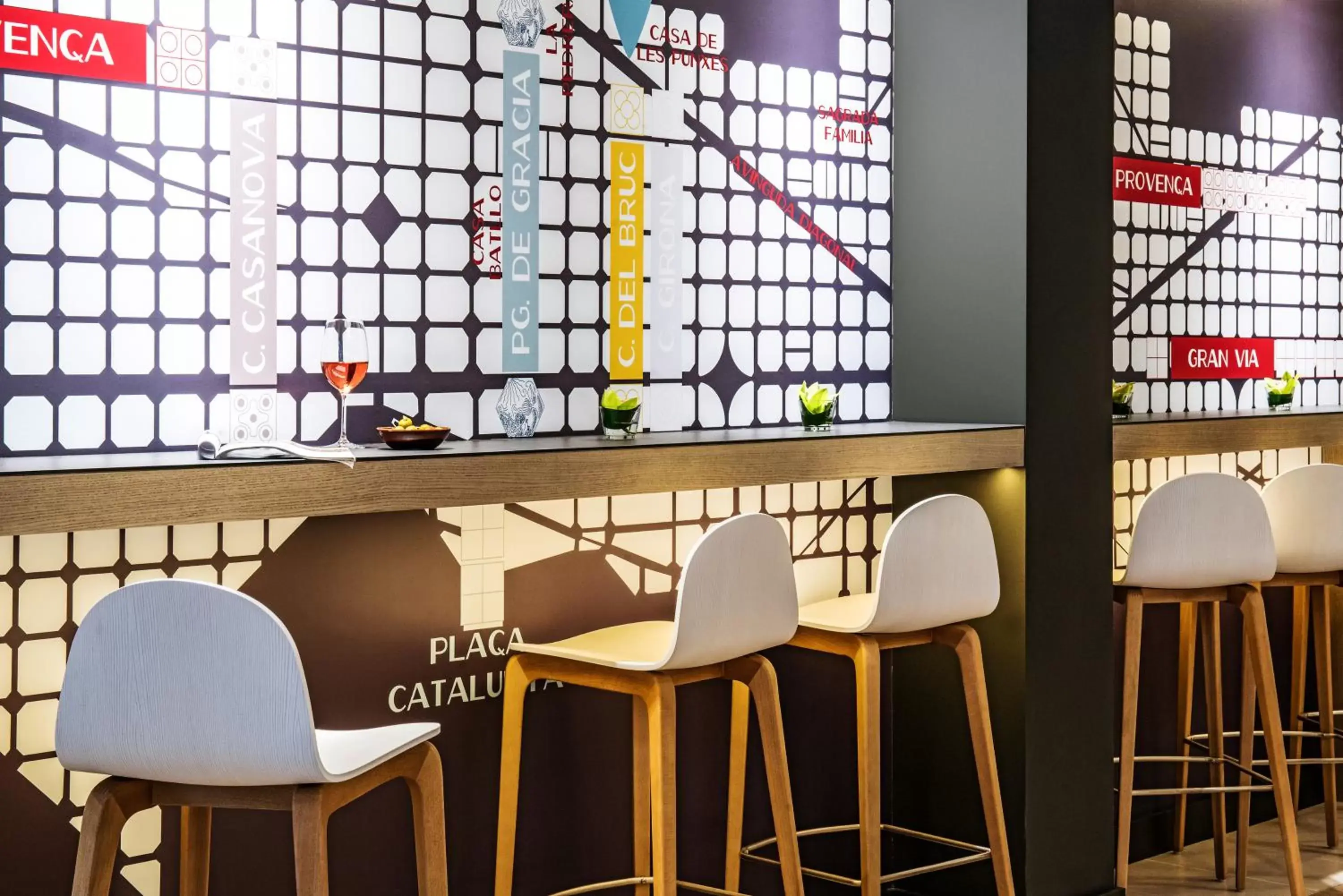 Lounge or bar in ibis Styles Barcelona Centre