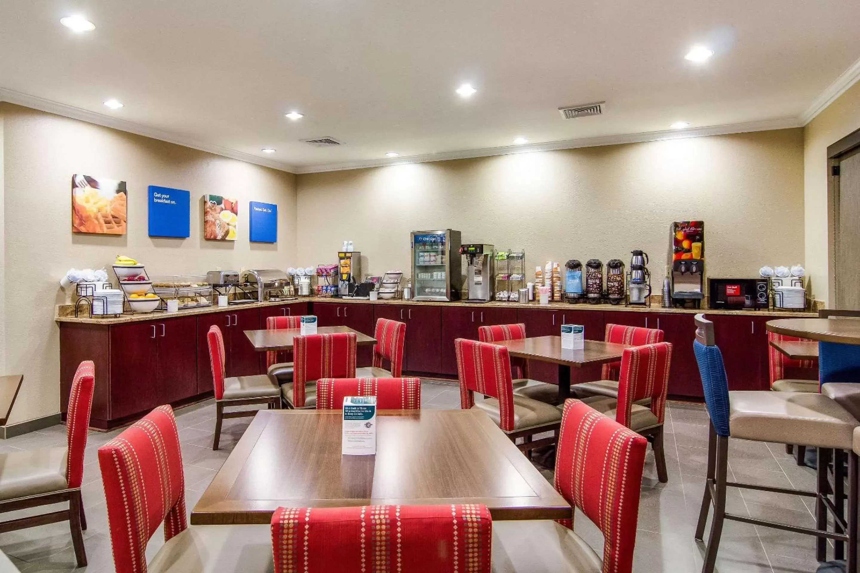 Restaurant/Places to Eat in Comfort Inn Blackshear Hwy 84