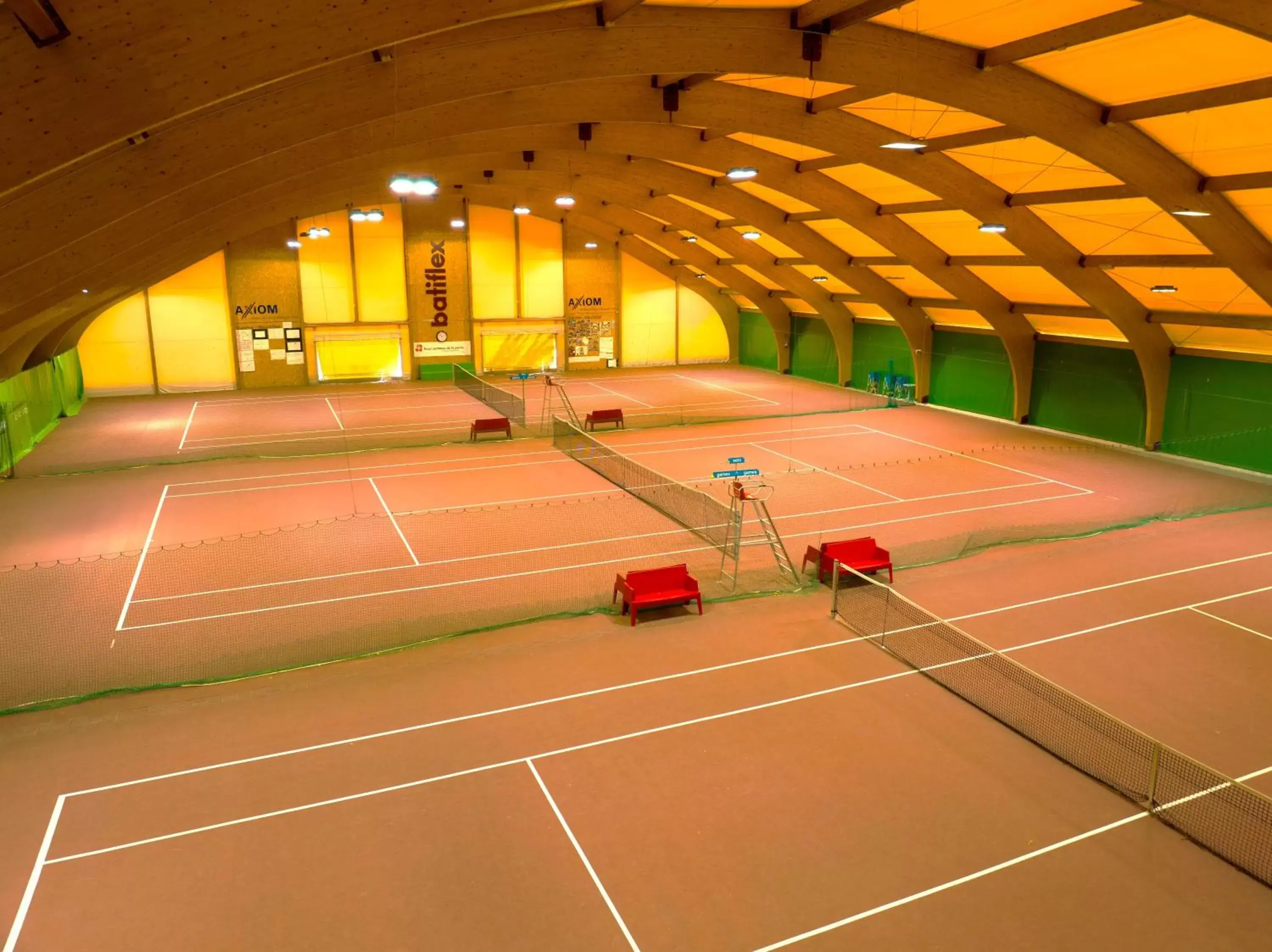 Tennis court, Tennis/Squash in Everness Hotel & Resort
