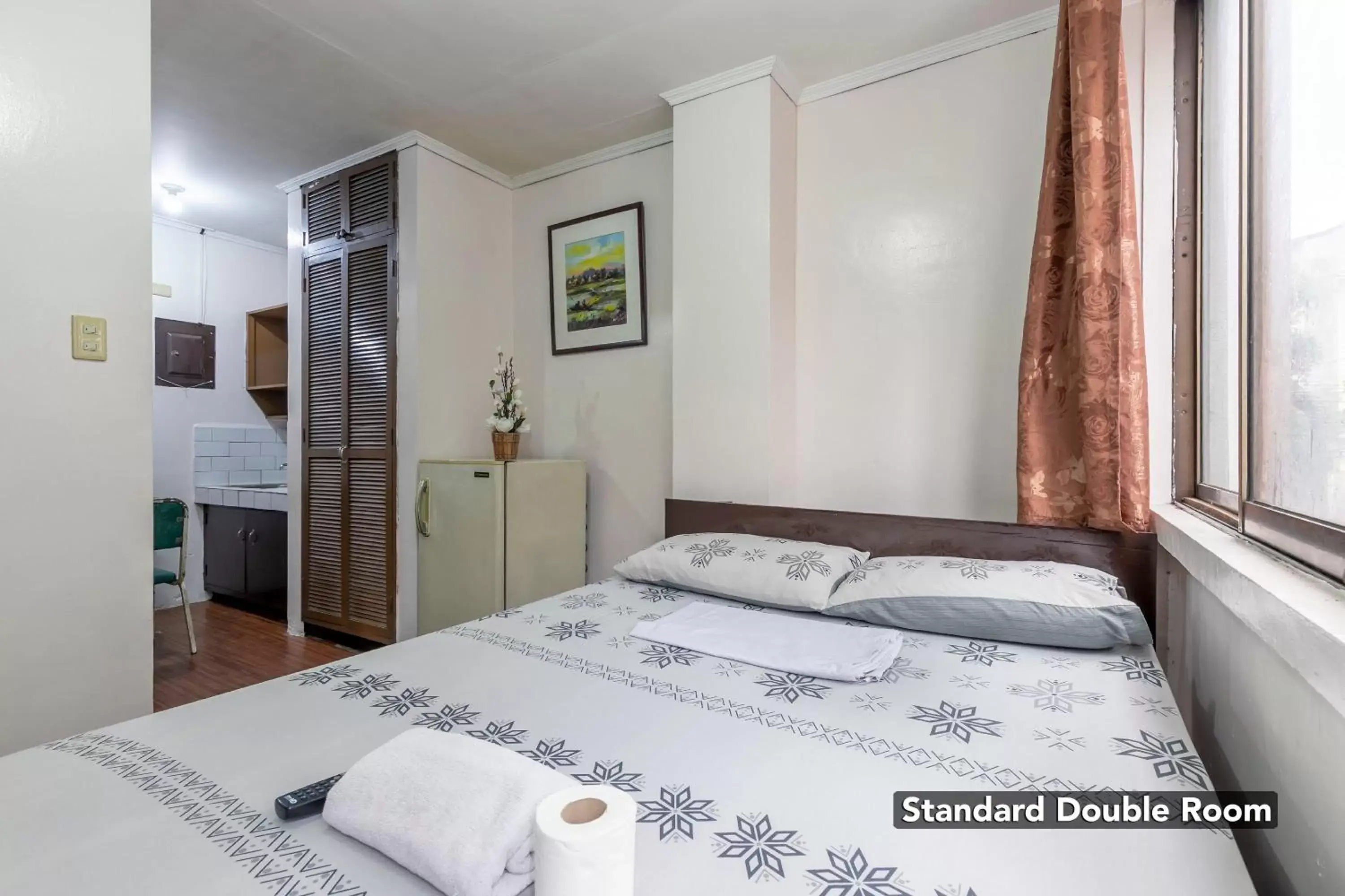 Bed in Victoria Mansions Bed in Victoria Mansions