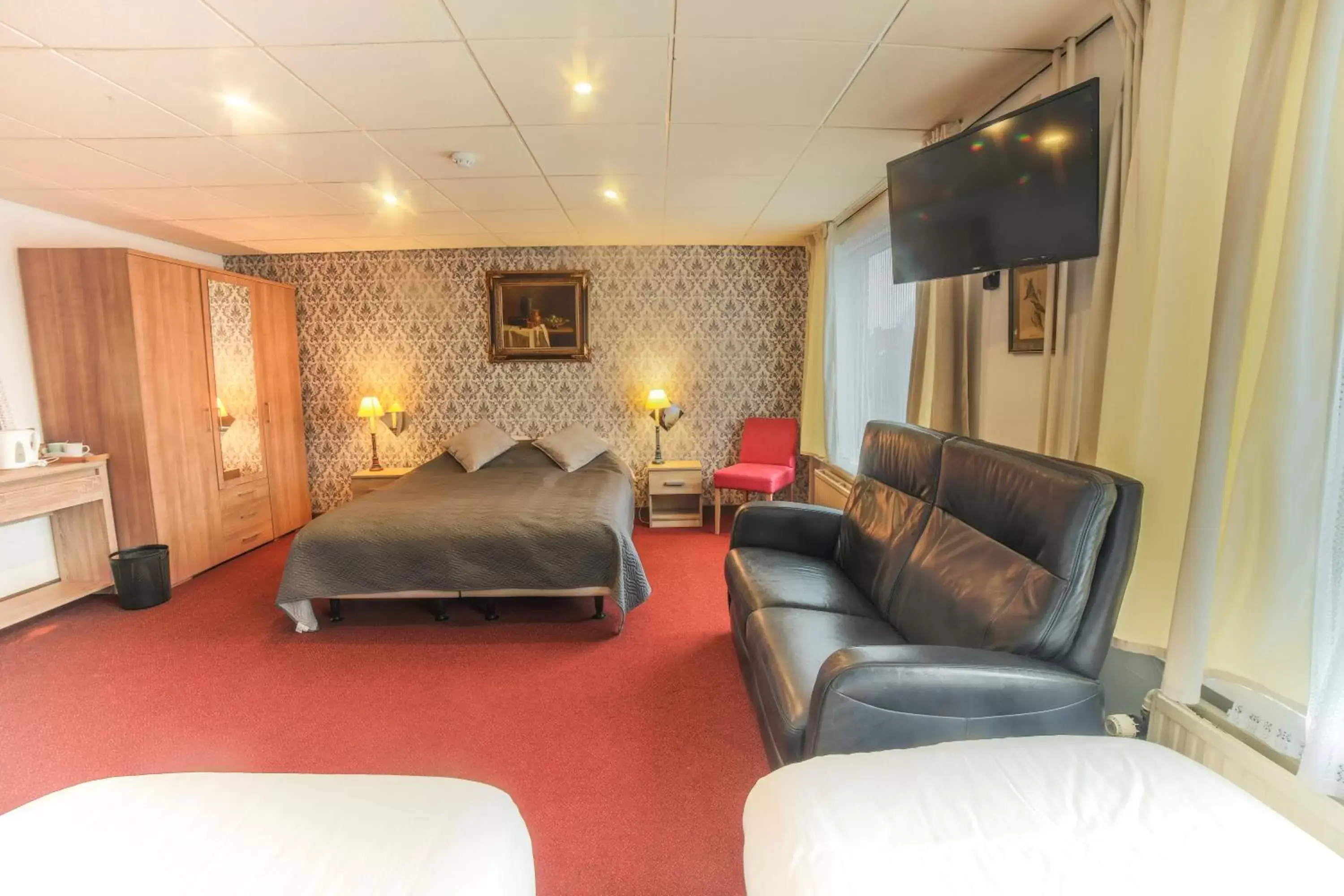 Family Room in Hotel Le Provencal Family Room in Hotel Le Provencal