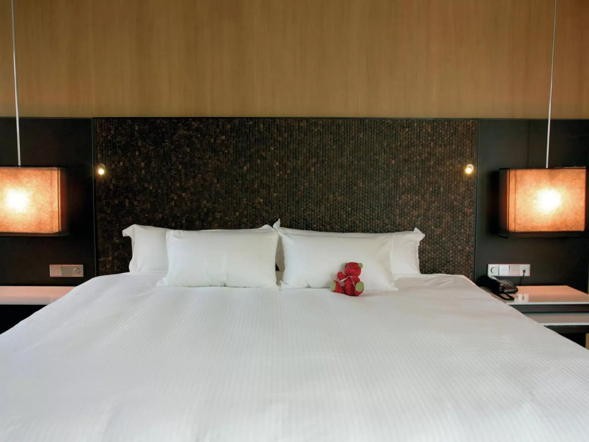 Bed in Maduzi Hotel, Bangkok - Asoke