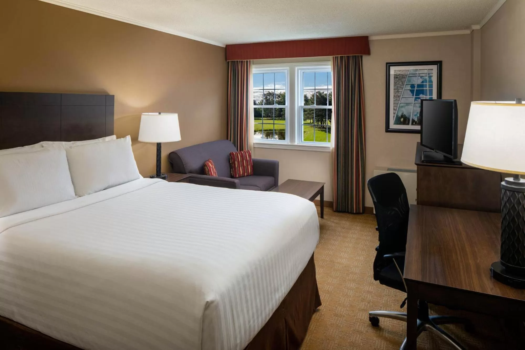 Bedroom, Bed in Best Western University Inn