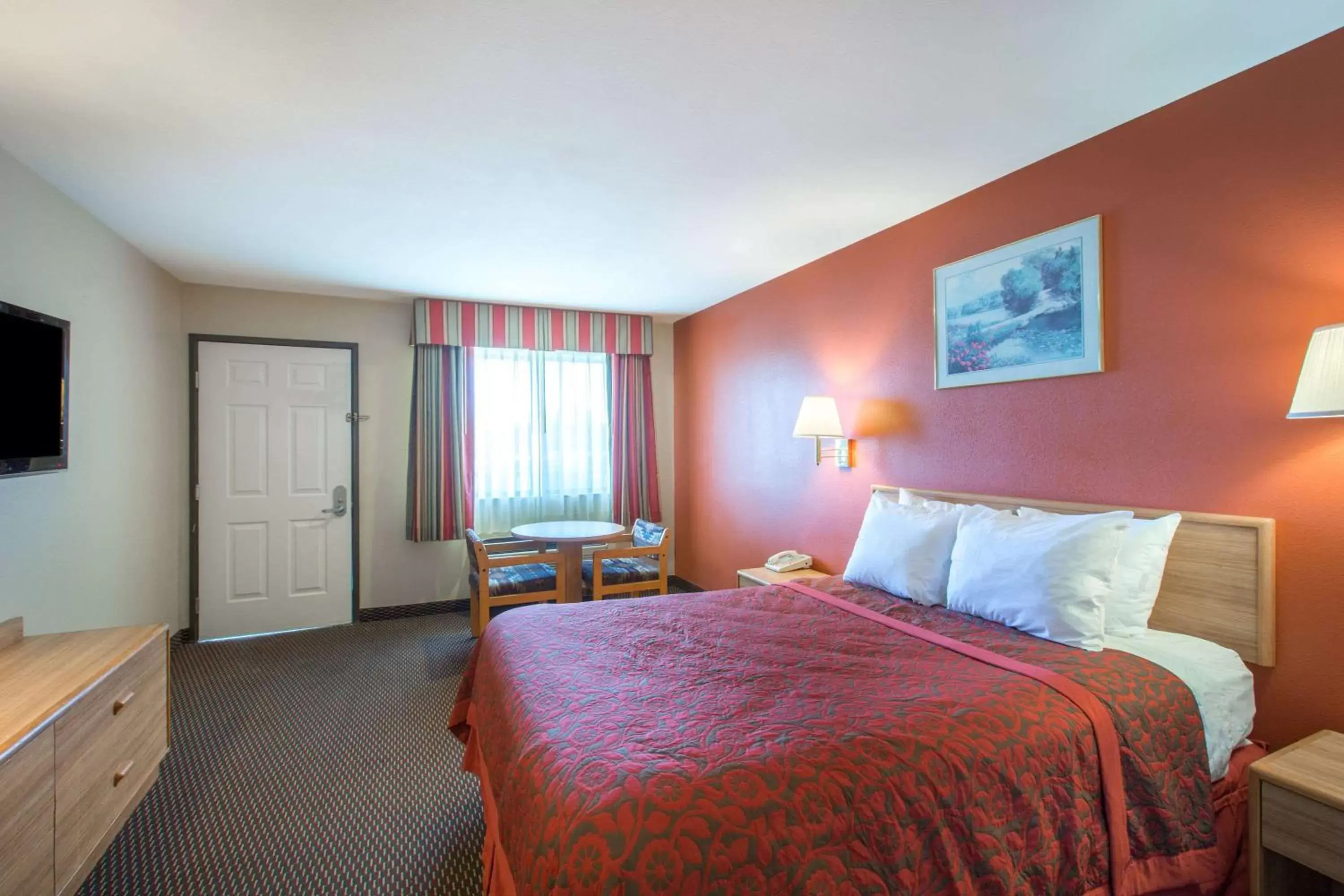 Photo of the whole room, Bed in Days Inn by Wyndham Tucson Airport