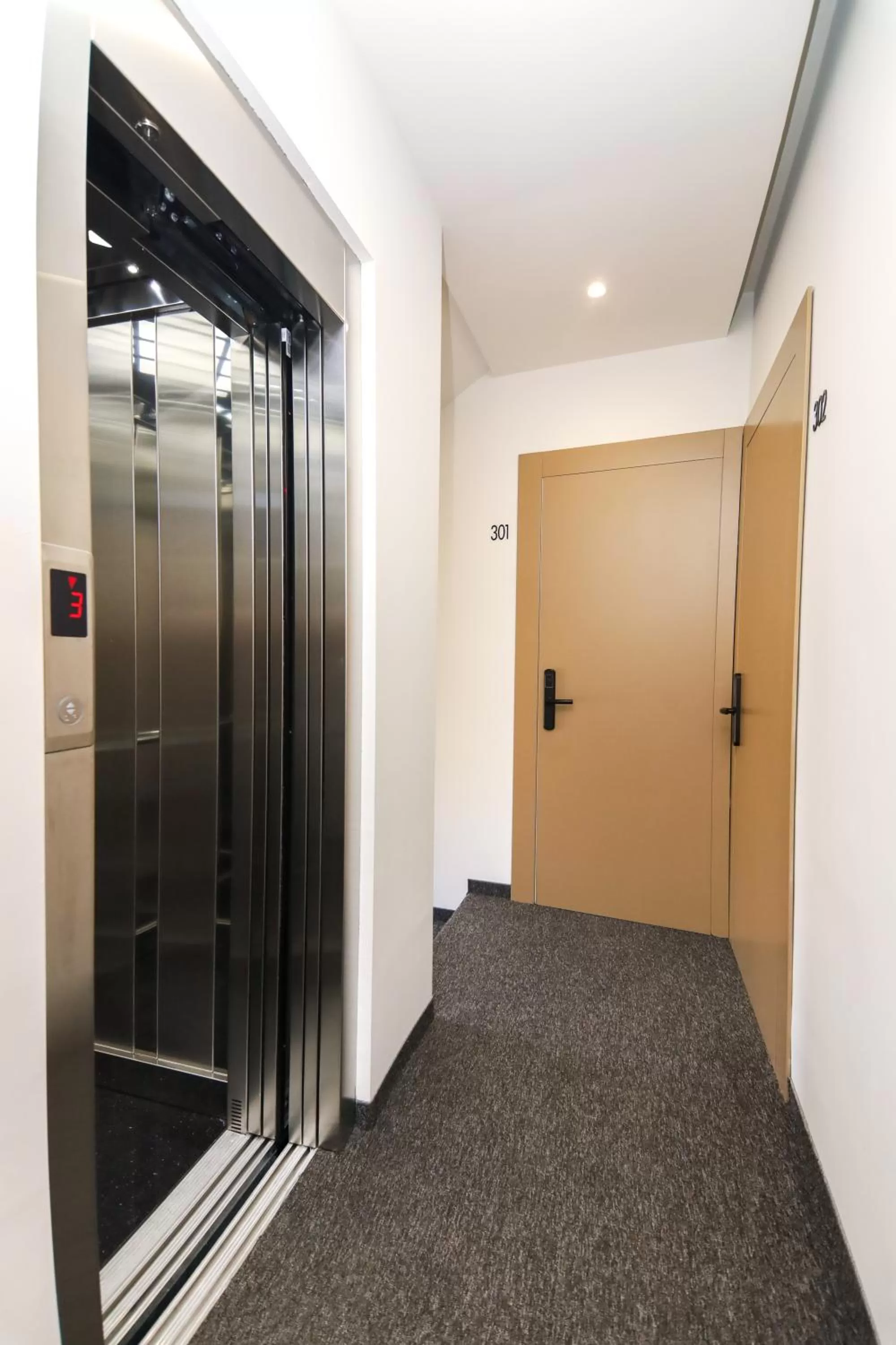 elevator in N HOTEL CITY CENTER BY NOSHI