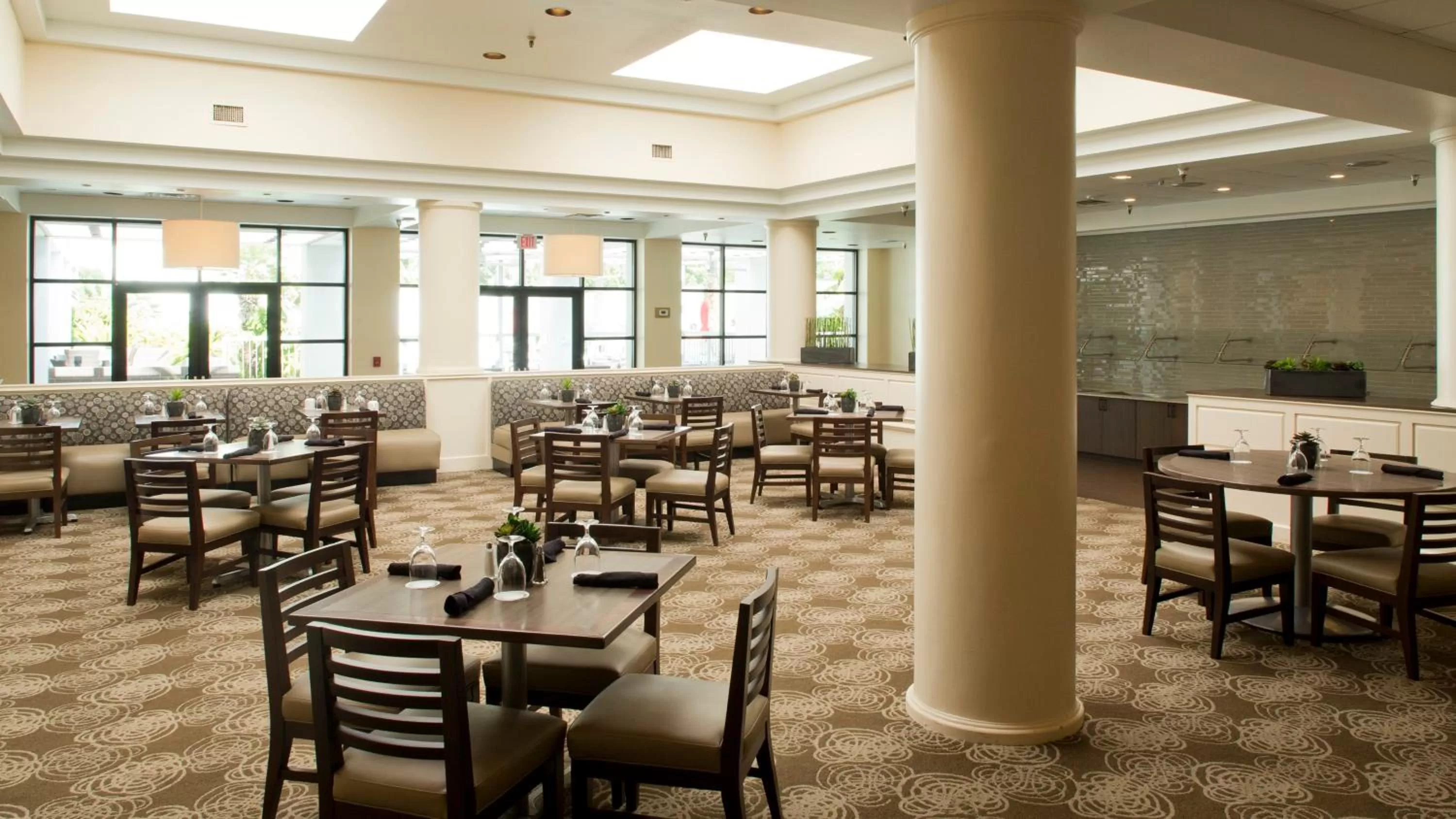 Restaurant/places to eat in Holiday Inn Houston S - NRG Area - Med Ctr by IHG