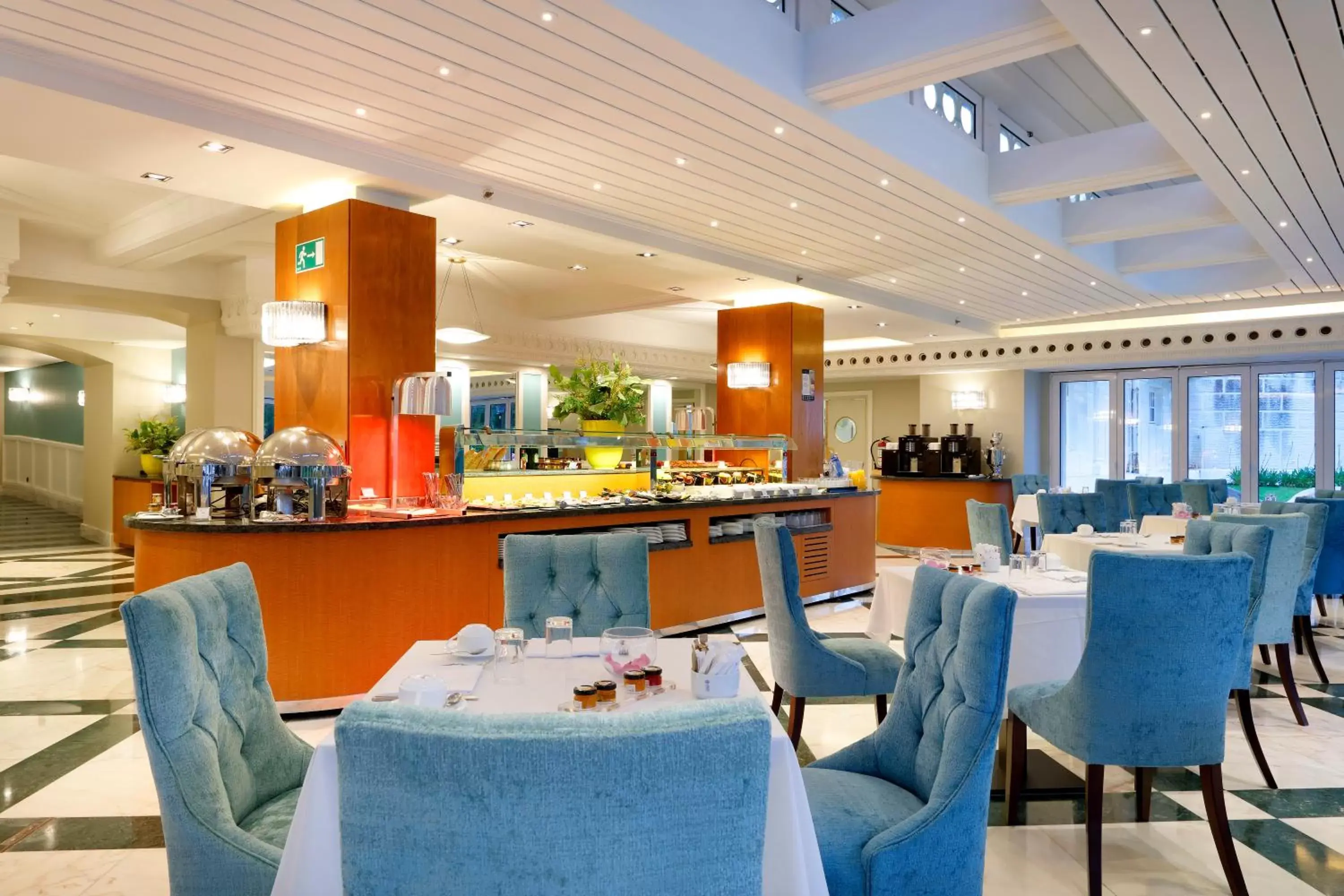 Lounge or bar, Restaurant/Places to Eat in Eurostars Hotel Real