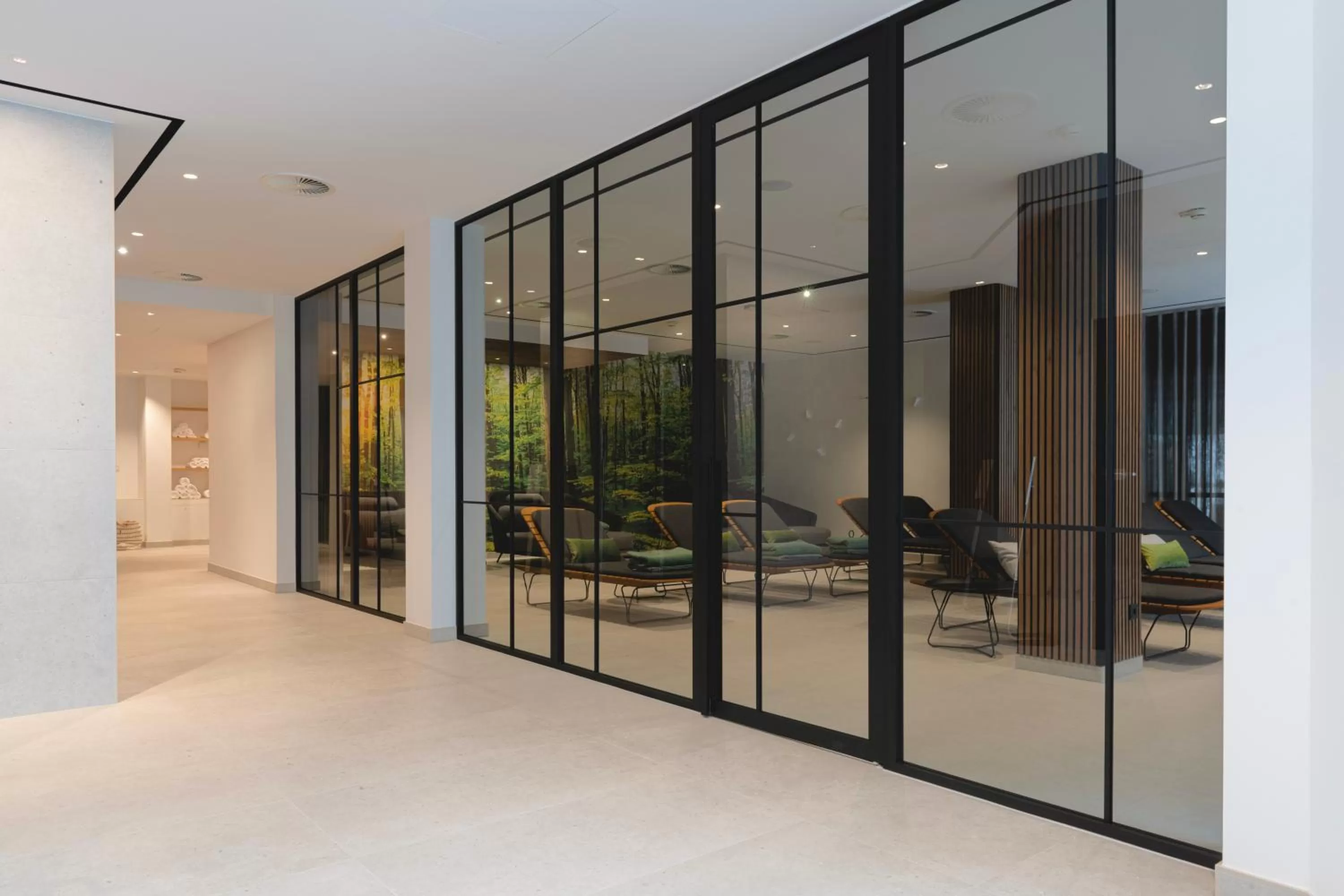 Spa and wellness centre/facilities in Hotel VierJahreszeiten am Seilersee