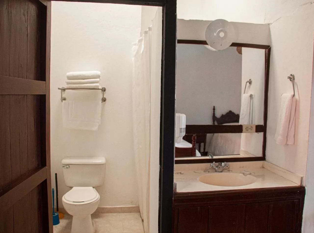 Bathroom in Casa Hotel El Compadre