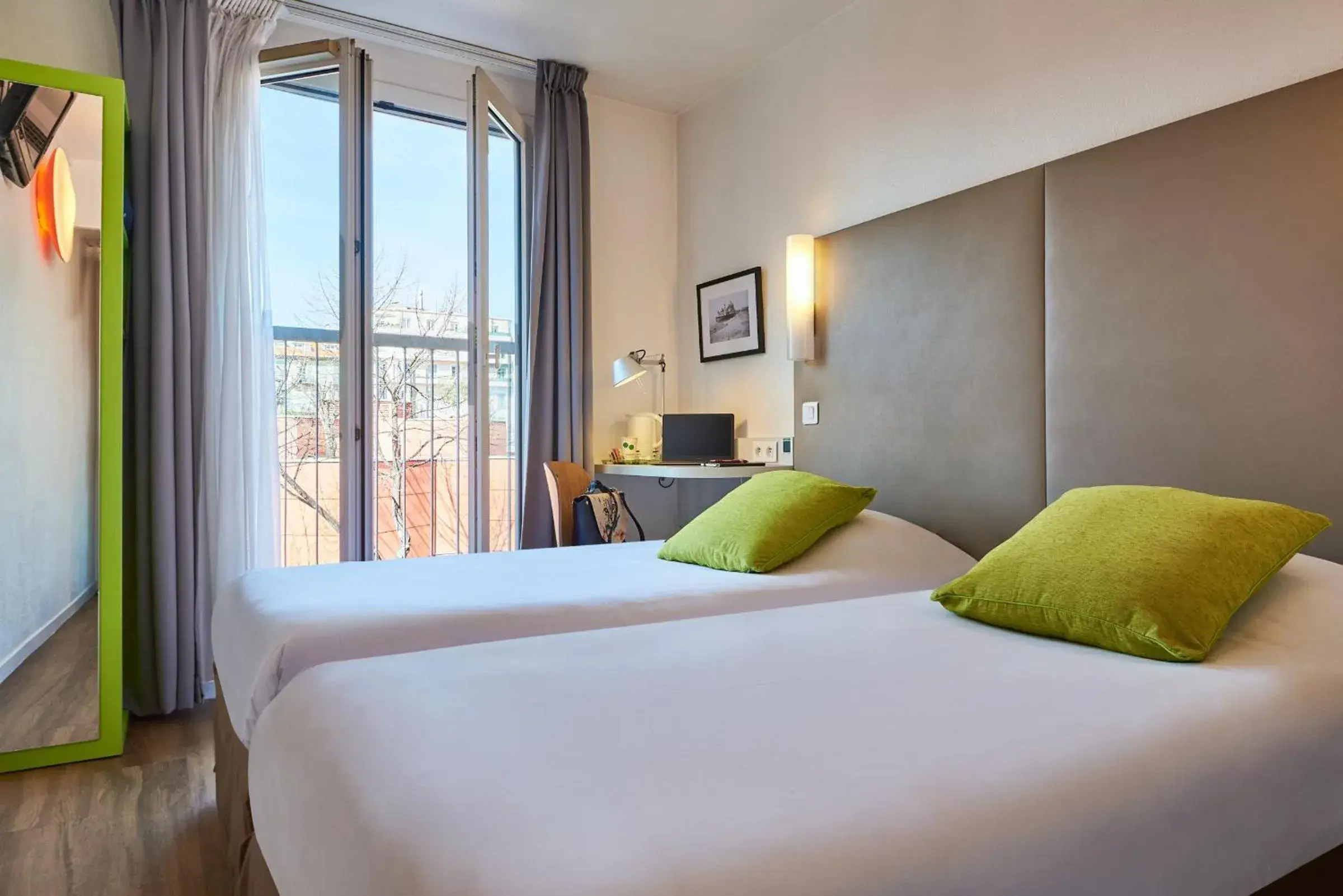 Twin Room in Campanile Hotel Nice Centre Acropolis Twin Room in Campanile Hotel Nice Centre Acropolis