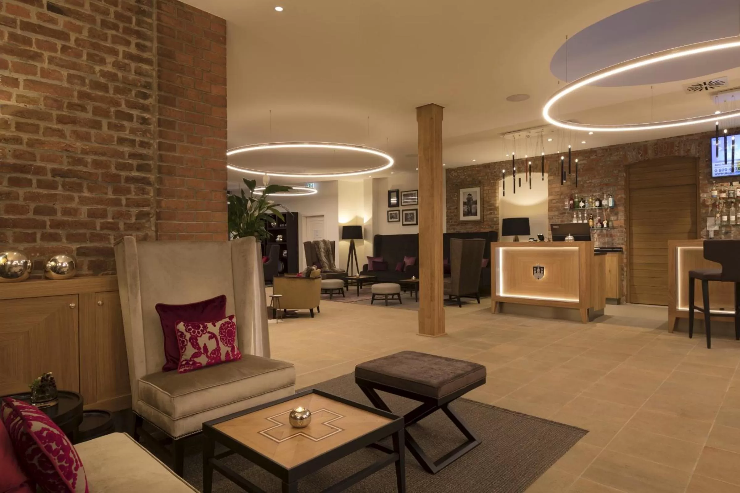 Lobby or reception in Hotel Brunnenhaus Schloss Landau