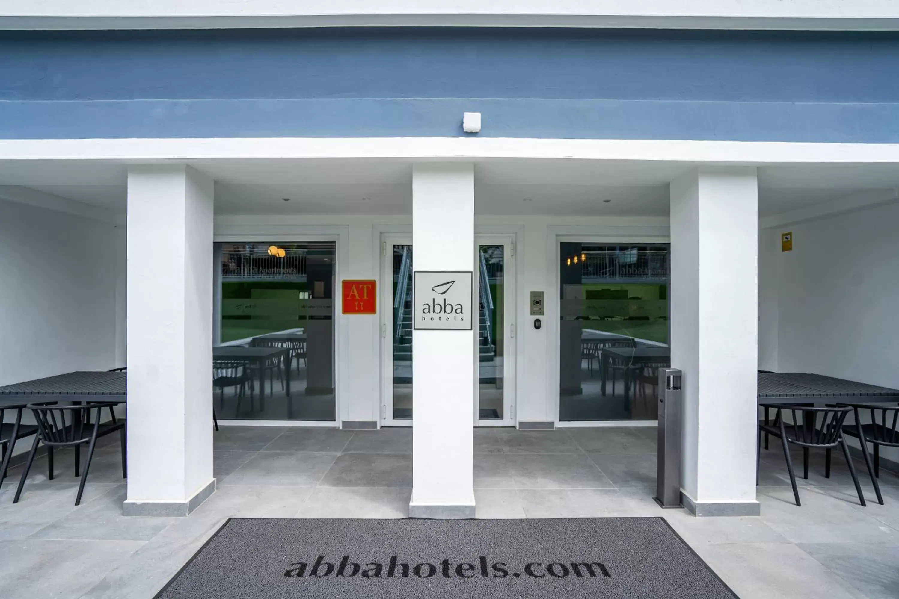 Facade/entrance in abba Apartments Playa de Gros San Sebastián Facade/entrance in abba Apartments Playa de Gros San Sebastián