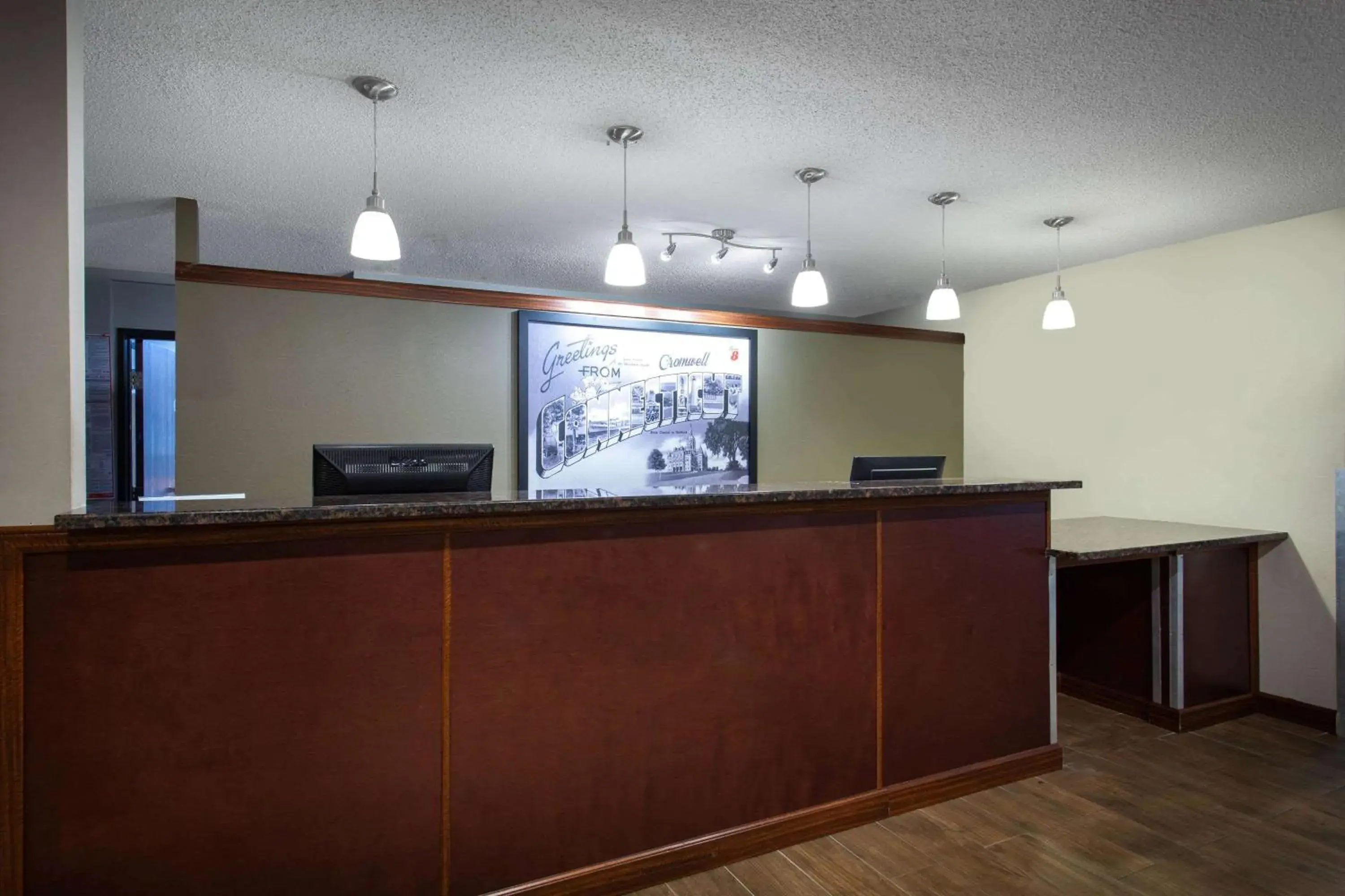 Lobby or reception in Super 8 by Wyndham Cromwell/Middletown