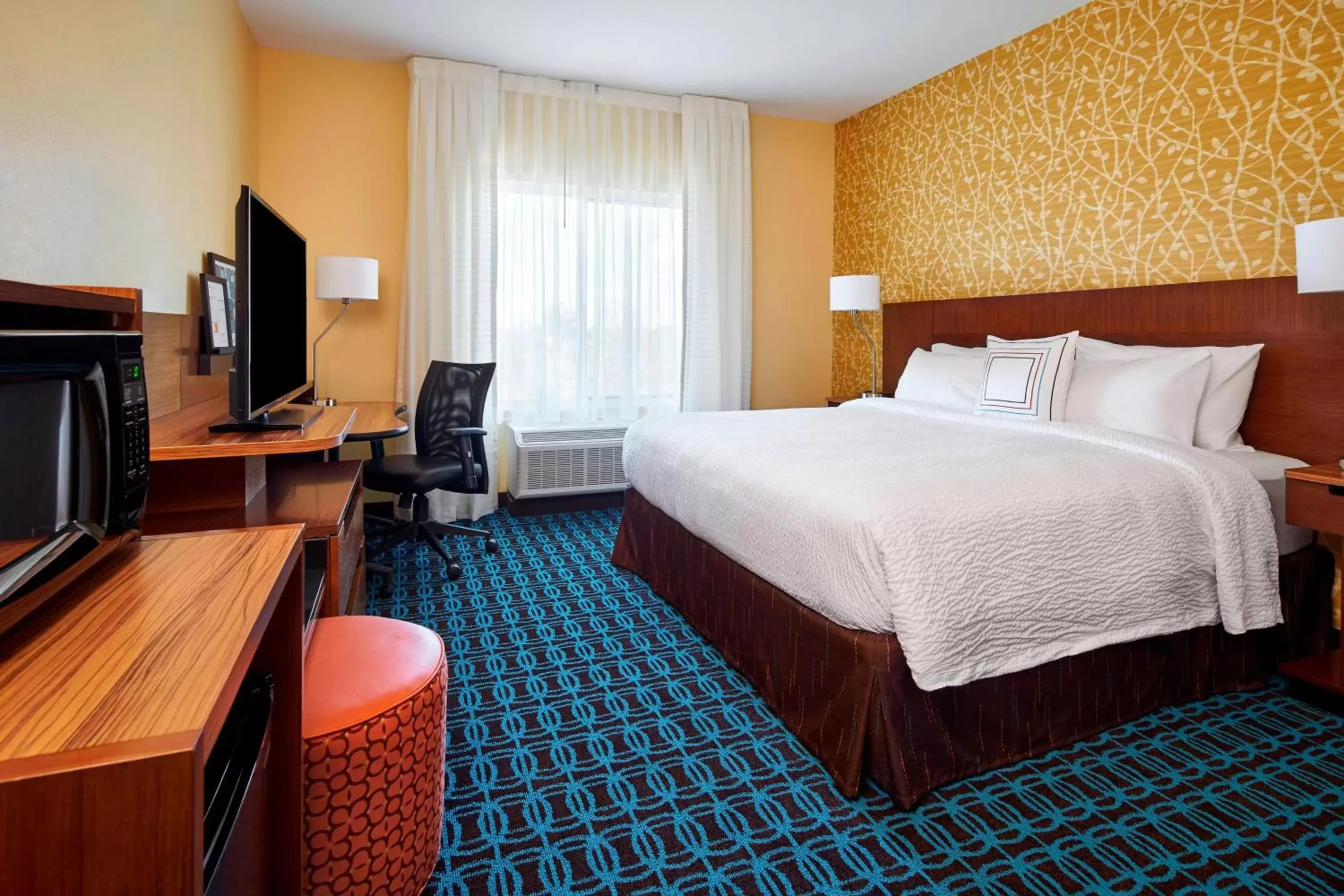 Photo of the whole room, Bed in Fairfield Inn & Suites by Marriott Alexandria,Virginia