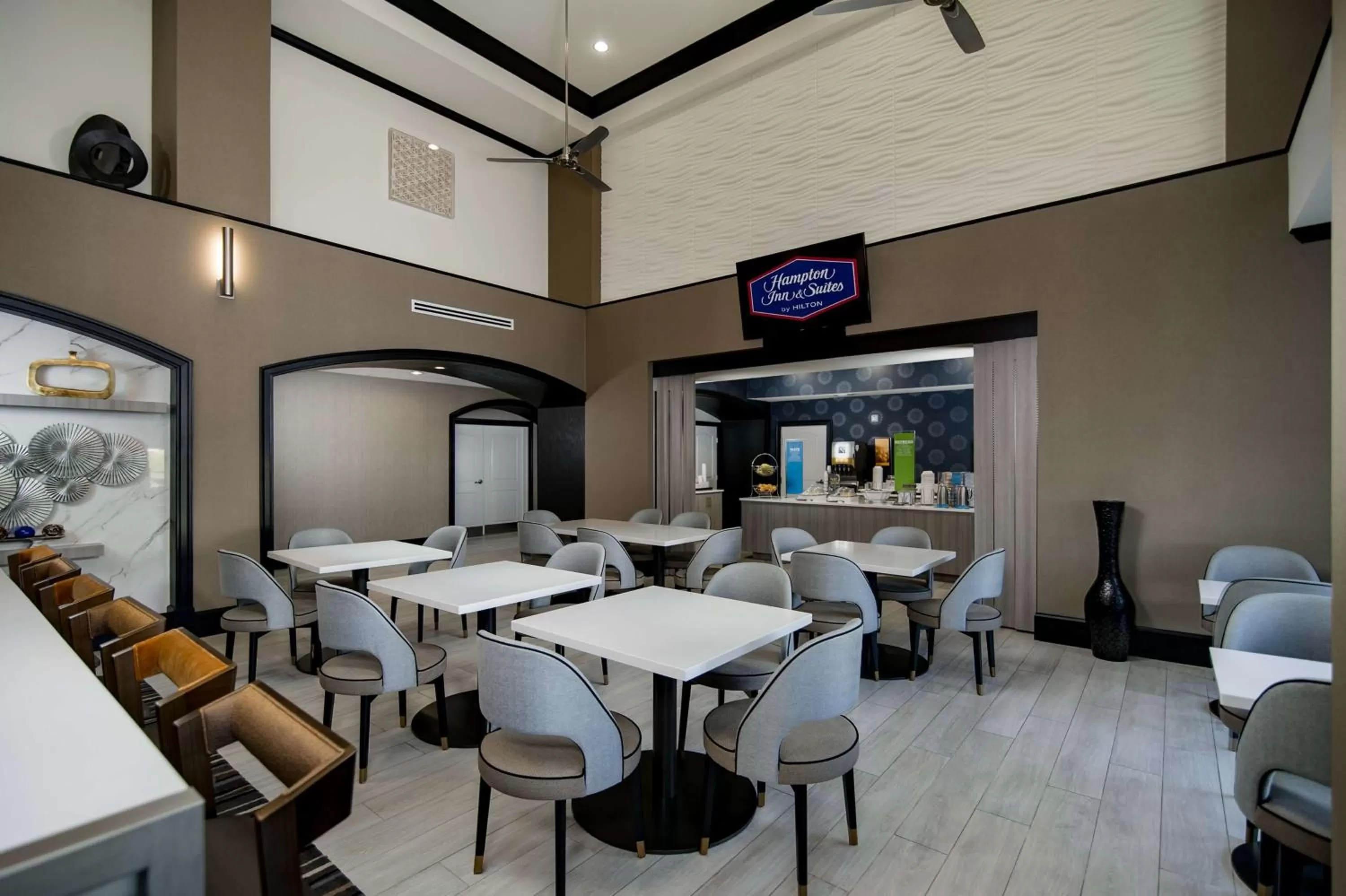 Breakfast in Hampton Inn & Suites Fort Worth-Fossil Creek