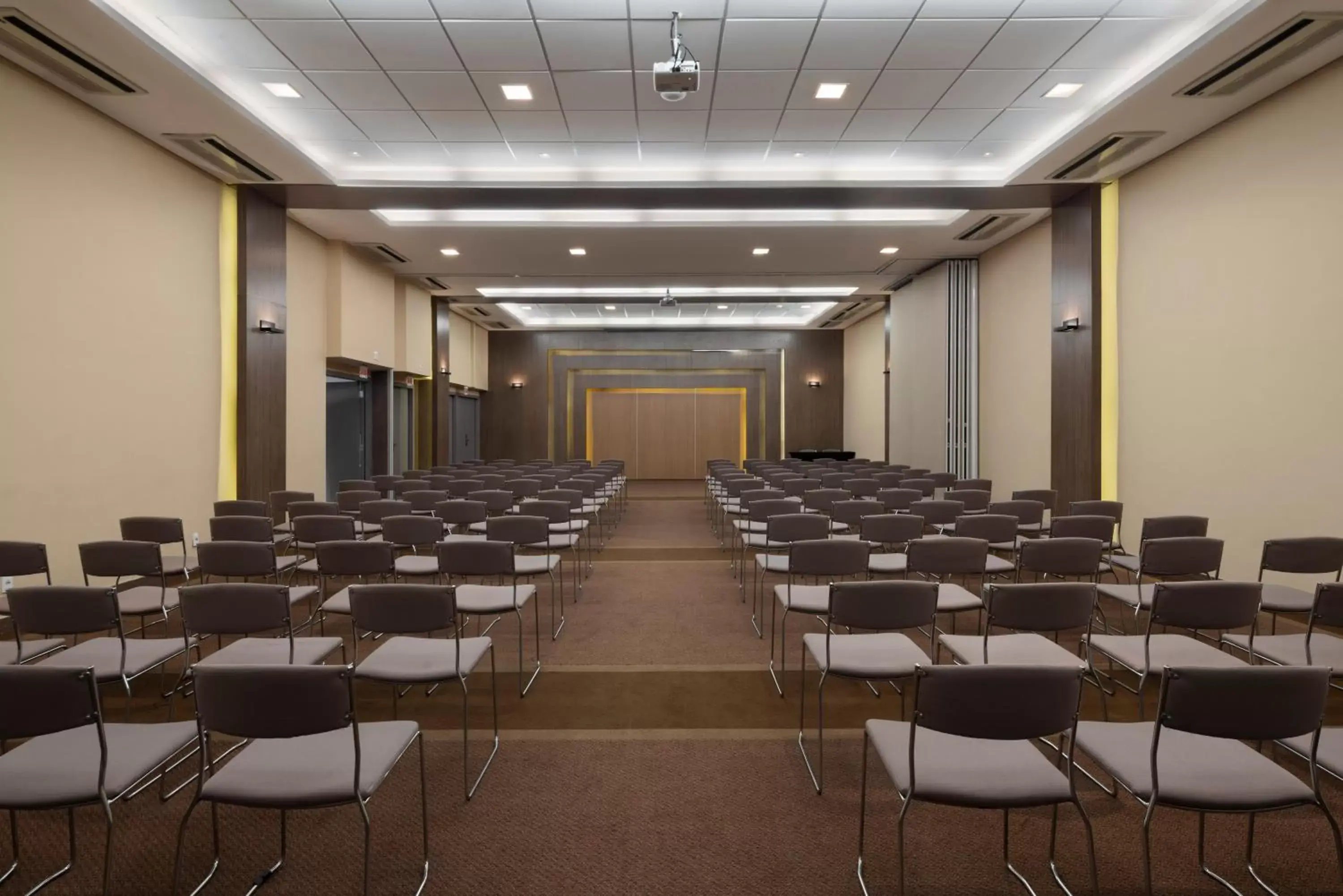 Meeting/conference room in Radisson Blu Belo Horizonte Savassi