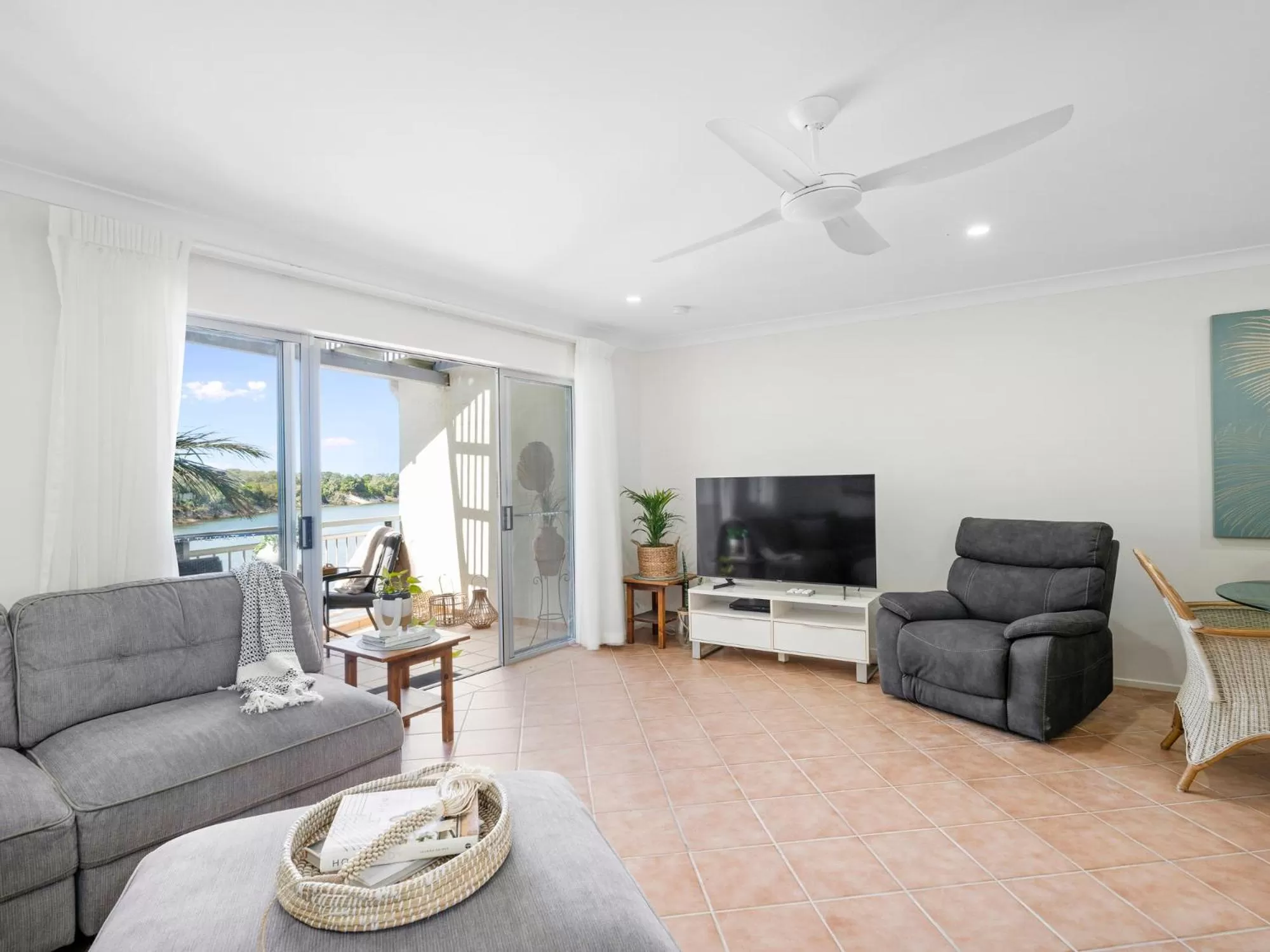 Seating Area in Sunrise Cove Holiday Apartments by Kingscliff Accommodation